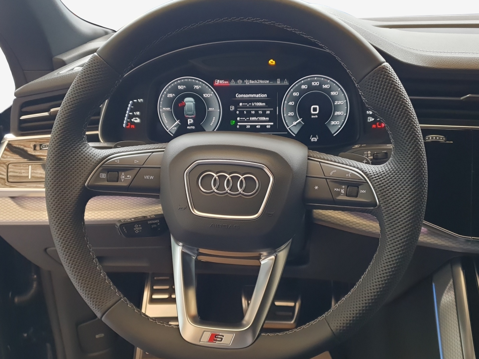 AUDI Q8 SUV TFSI e quattro 290 kW Attraction tiptronic-image-9