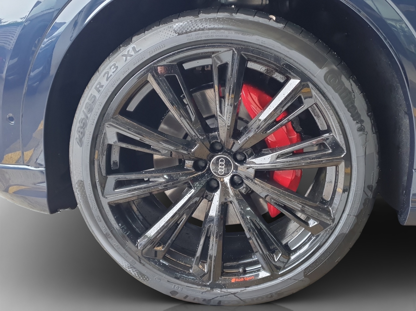 AUDI Q8 SUV TFSI e quattro 290 kW Attraction tiptronic-image-13