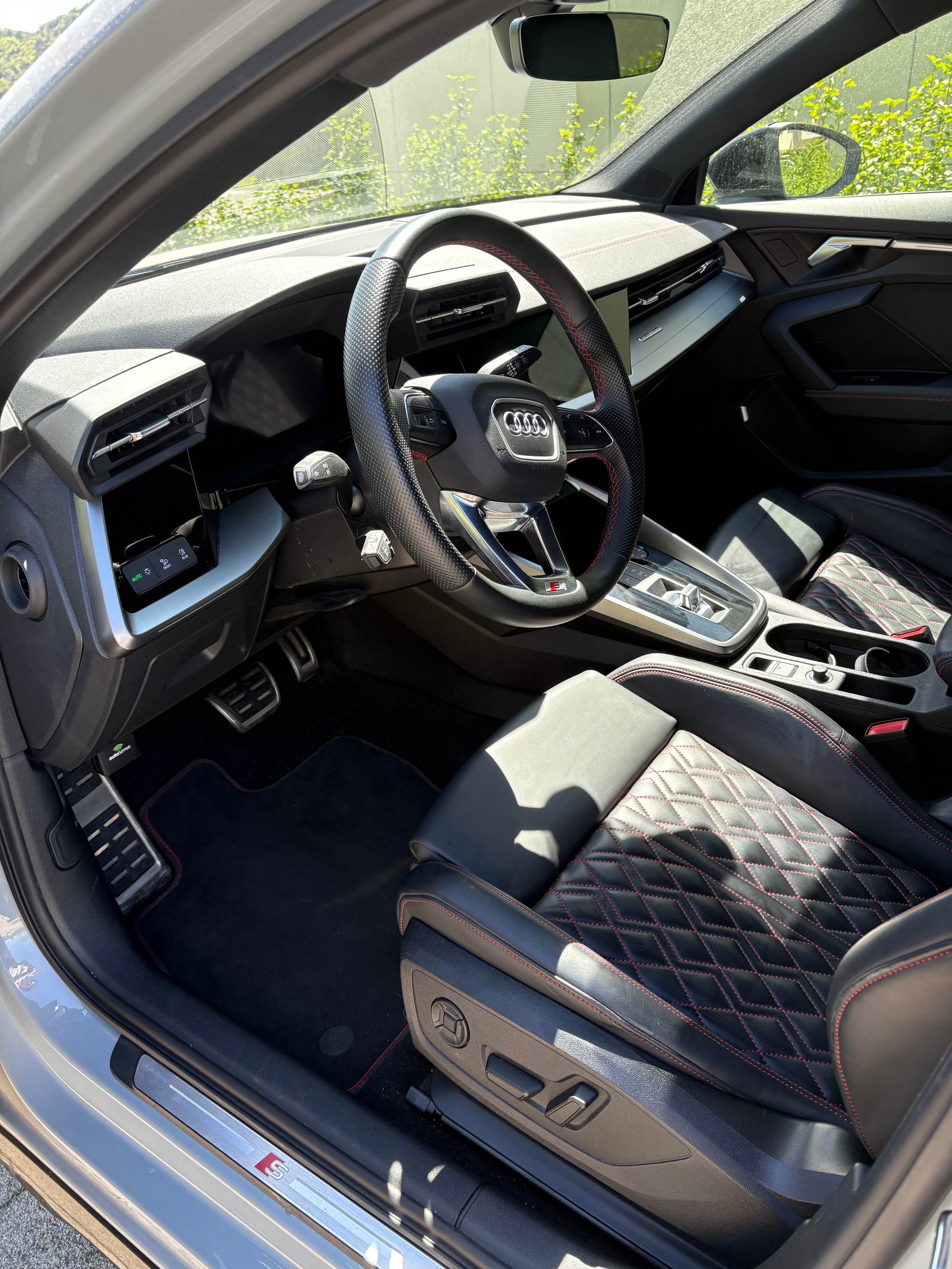 AUDI S3 Sportback 2.0 TFSI quattro S-tronic-image-3