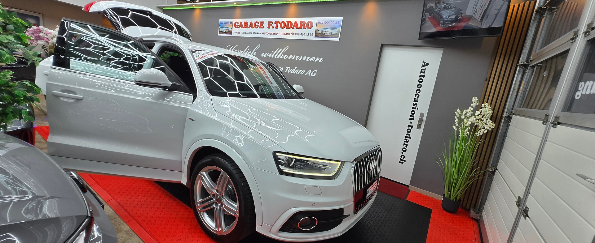 AUDI Q3 2.0 TFSI quattro S-tronic-image-13