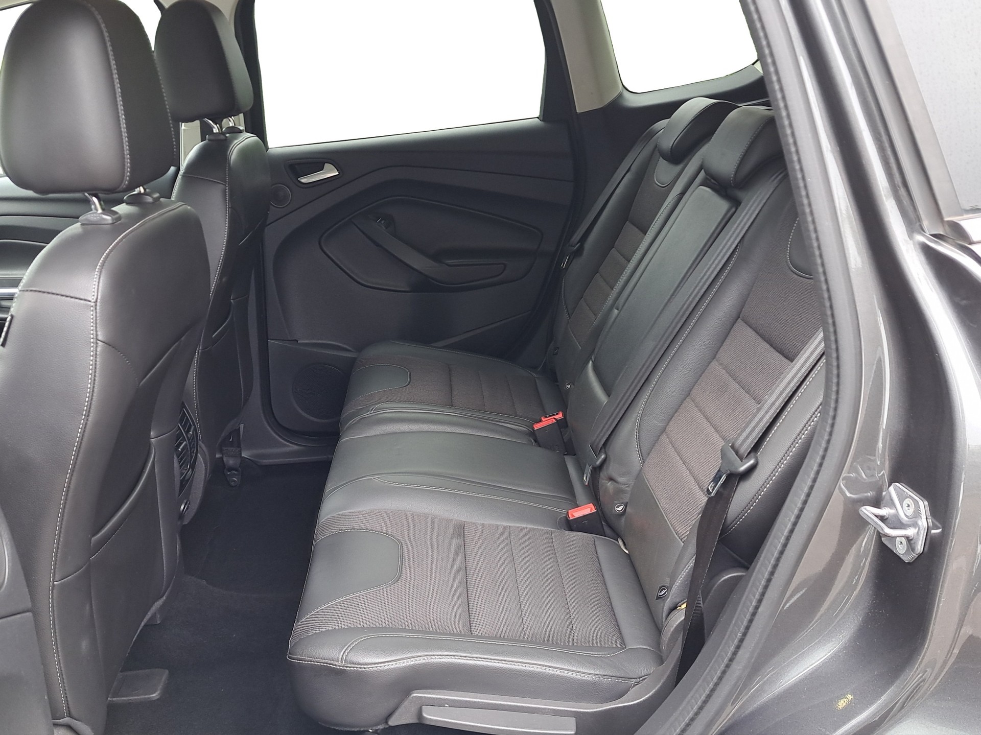FORD Kuga 2.0 TDCi Titanium 4WD PowerShift *Anhängerkupplung*-image-7