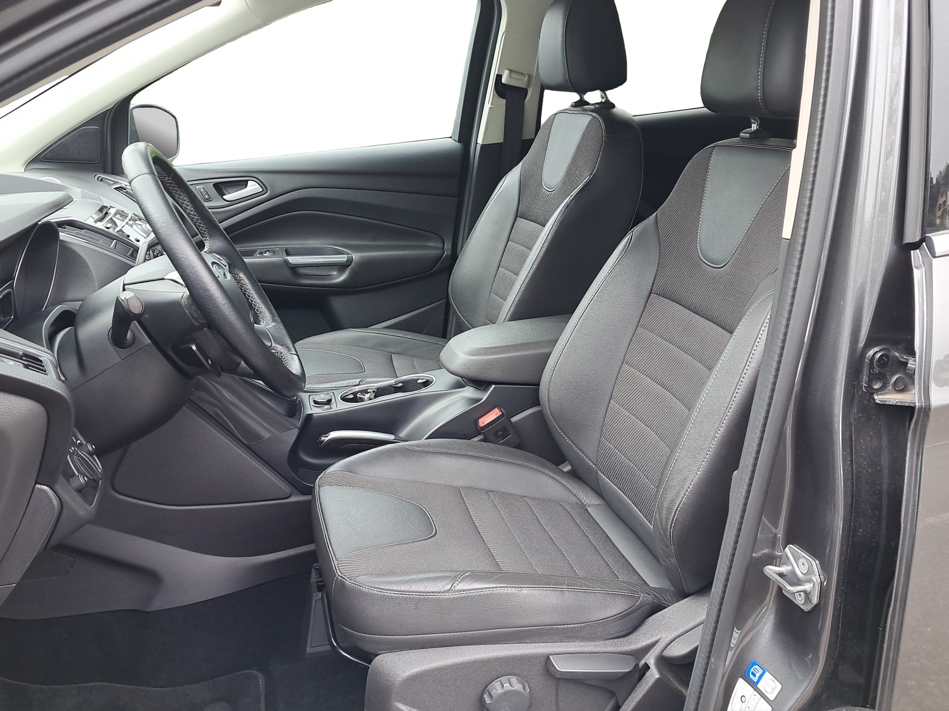 FORD Kuga 2.0 TDCi Titanium 4WD PowerShift *Anhängerkupplung*-image-6