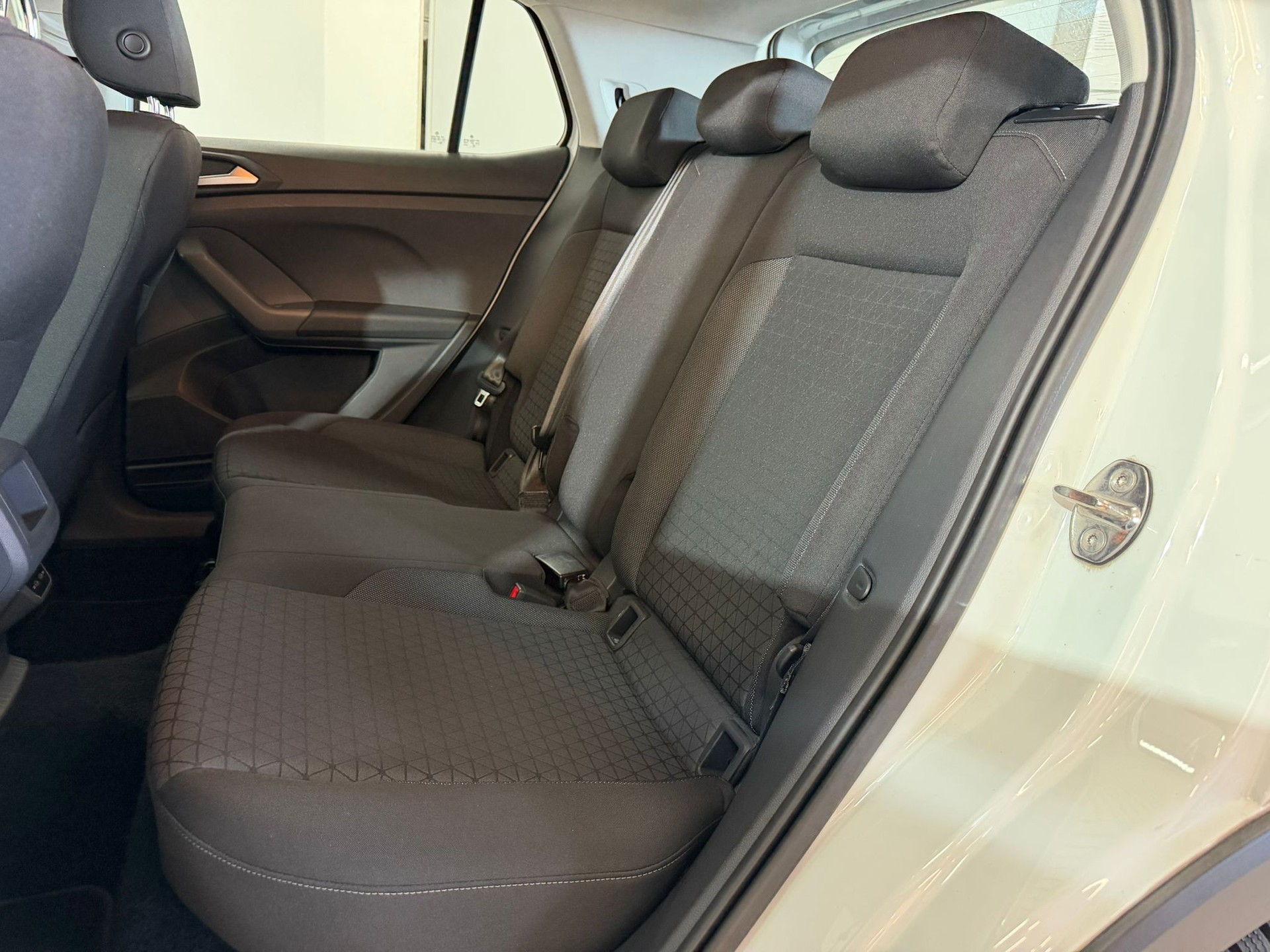 VW T-Cross 1.0 TSI Life DSG-image-8