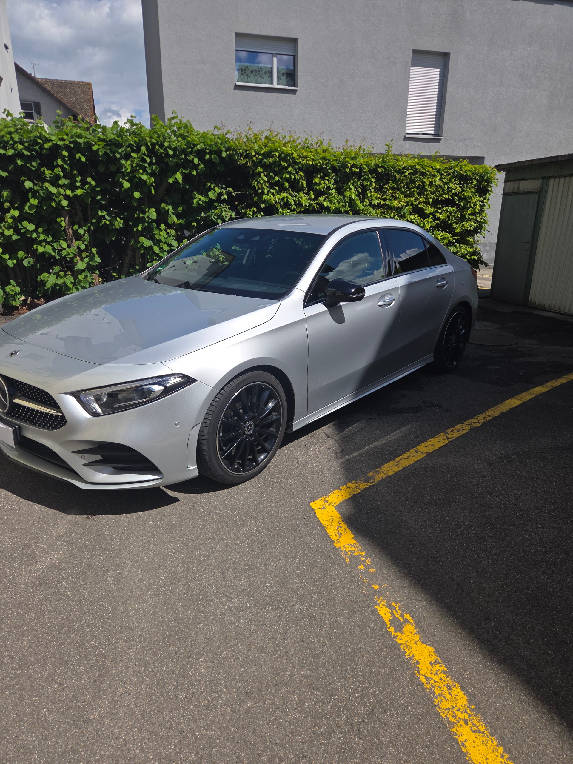 MERCEDES-BENZ A 250 AMG Line-image-0