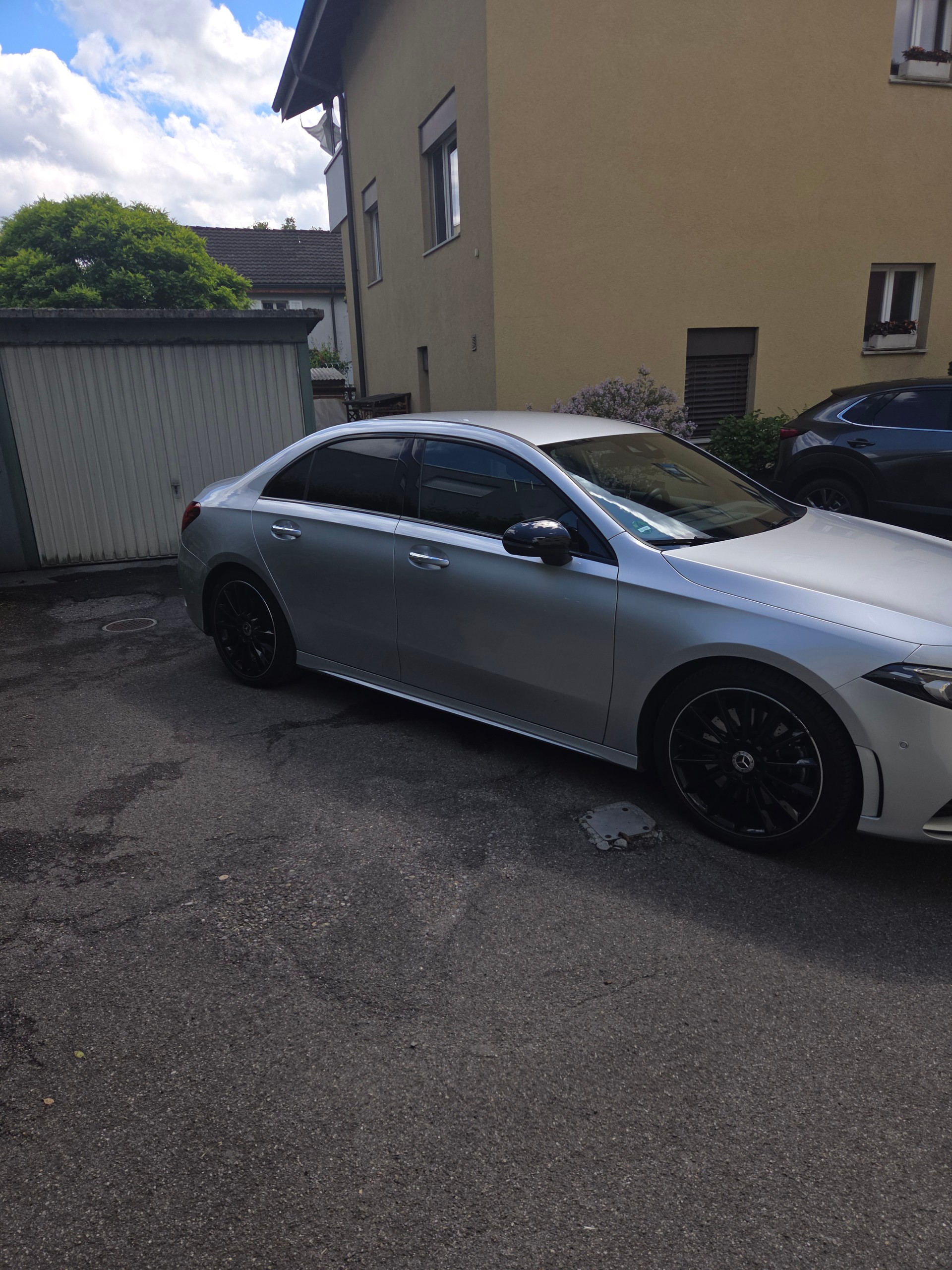 MERCEDES-BENZ A 250 AMG Line-image-5