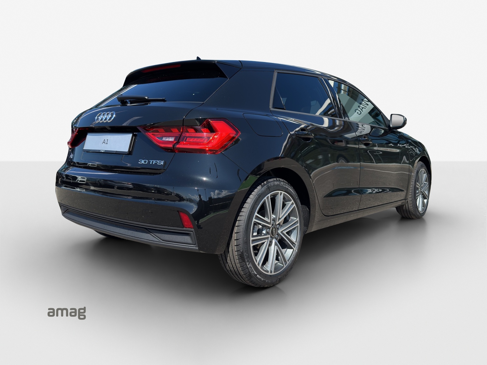 AUDI A1 Sportback 30 TFSI Attraction S-tronic-image-4
