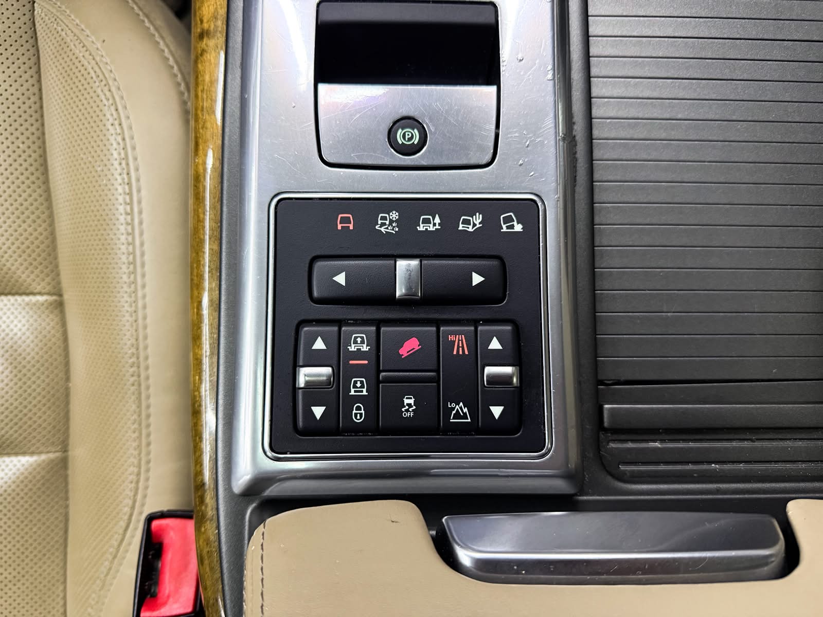 LAND ROVER Range Rover Sport 3.0 TDV6 SE Automatic-image-18