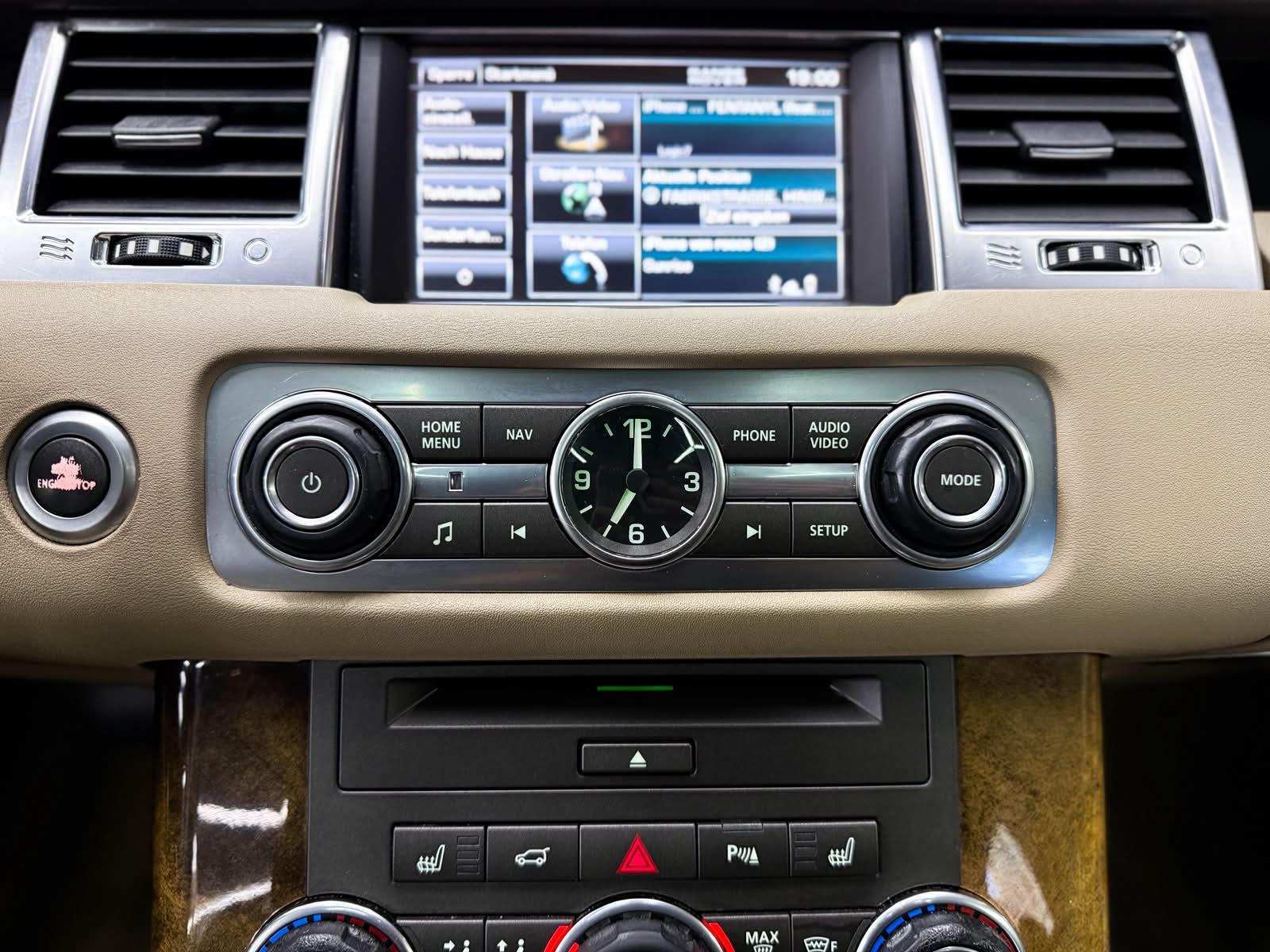LAND ROVER Range Rover Sport 3.0 TDV6 SE Automatic-image-15