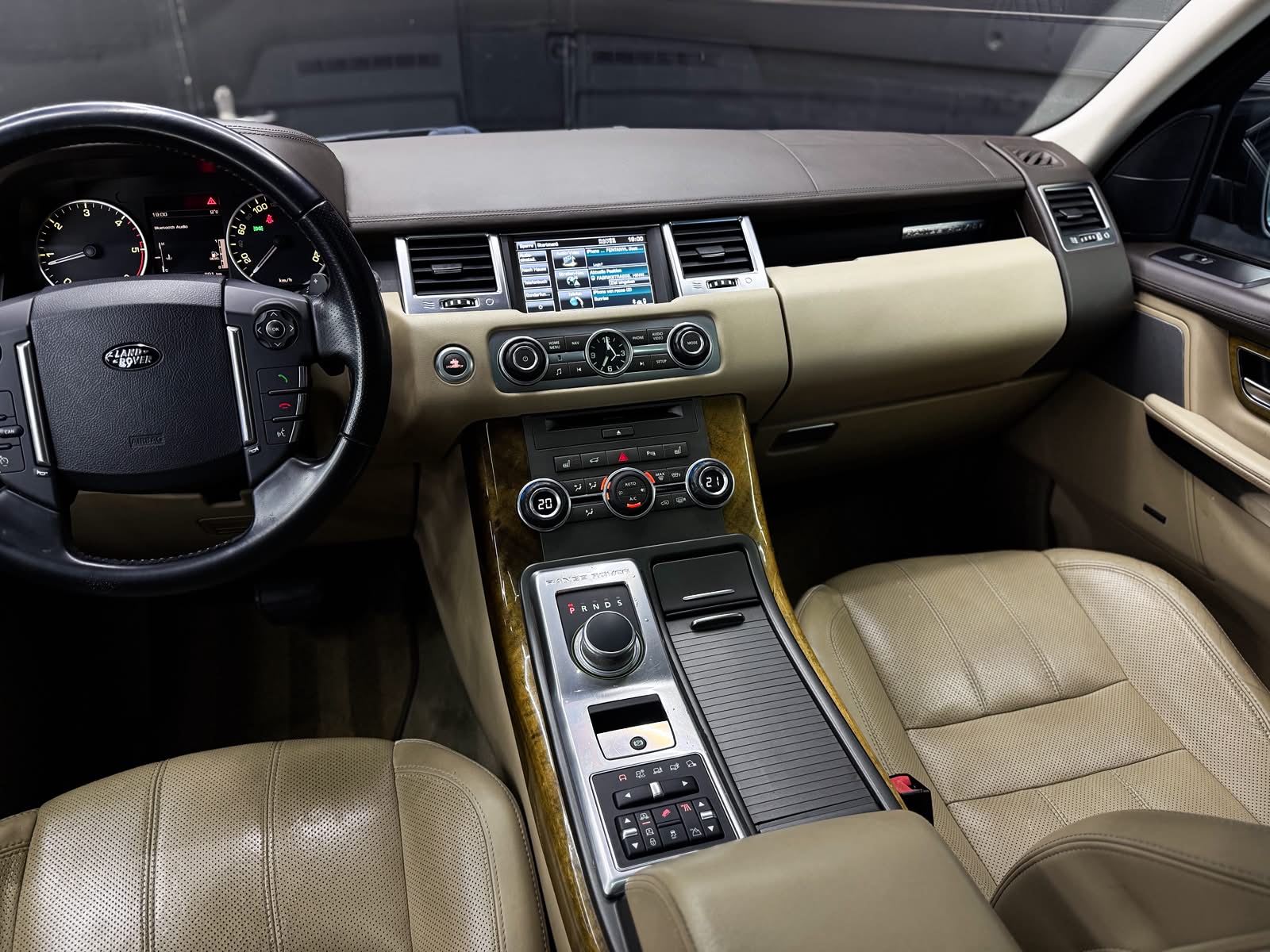 LAND ROVER Range Rover Sport 3.0 TDV6 SE Automatic-image-13