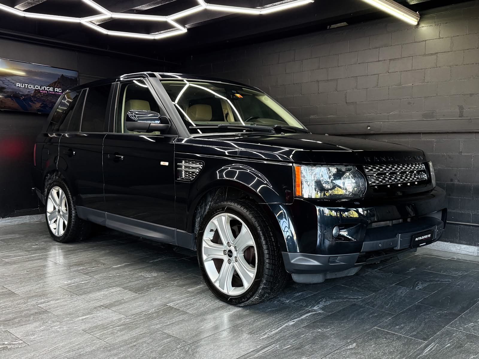 LAND ROVER Range Rover Sport 3.0 TDV6 SE Automatic-image-4