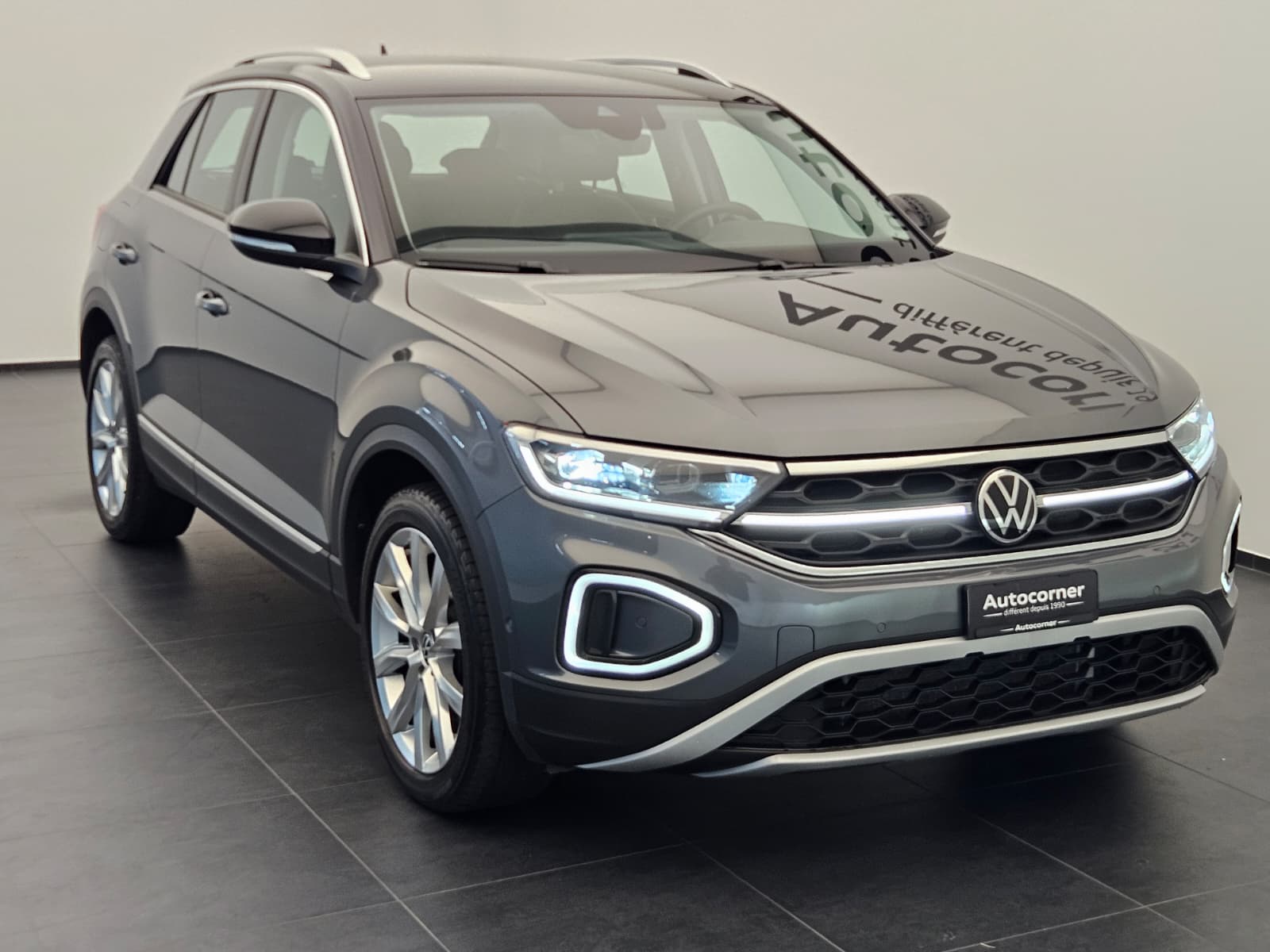 VW T-Roc 2.0 TSI Style DSG 4Motion-image-4