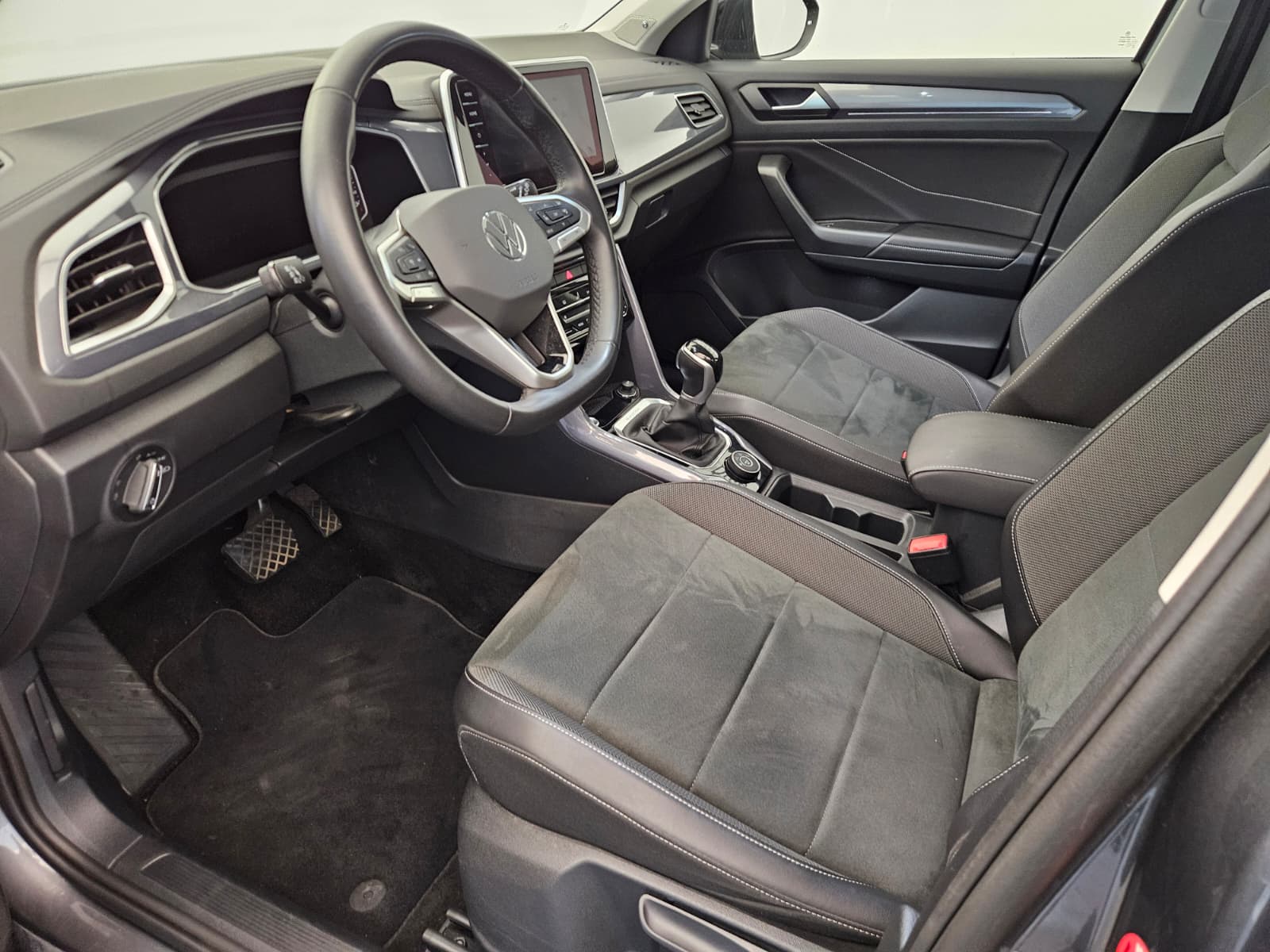 VW T-Roc 2.0 TSI Style DSG 4Motion-image-10