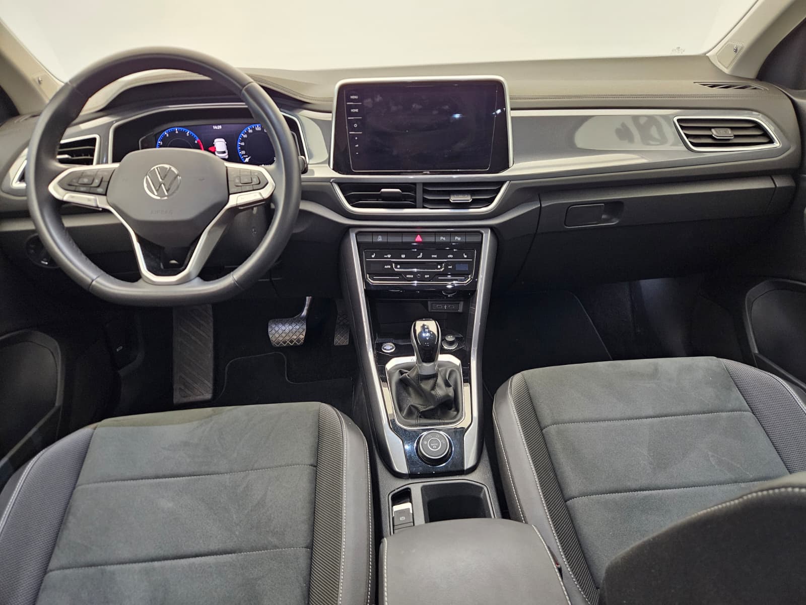 VW T-Roc 2.0 TSI Style DSG 4Motion-image-9