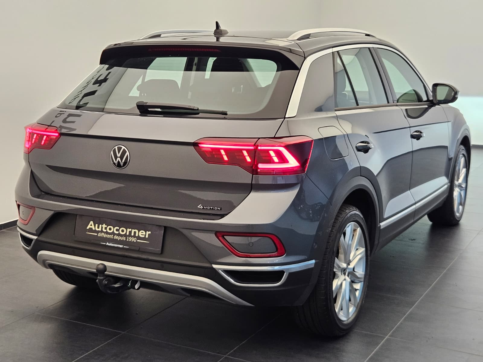 VW T-Roc 2.0 TSI Style DSG 4Motion-image-6