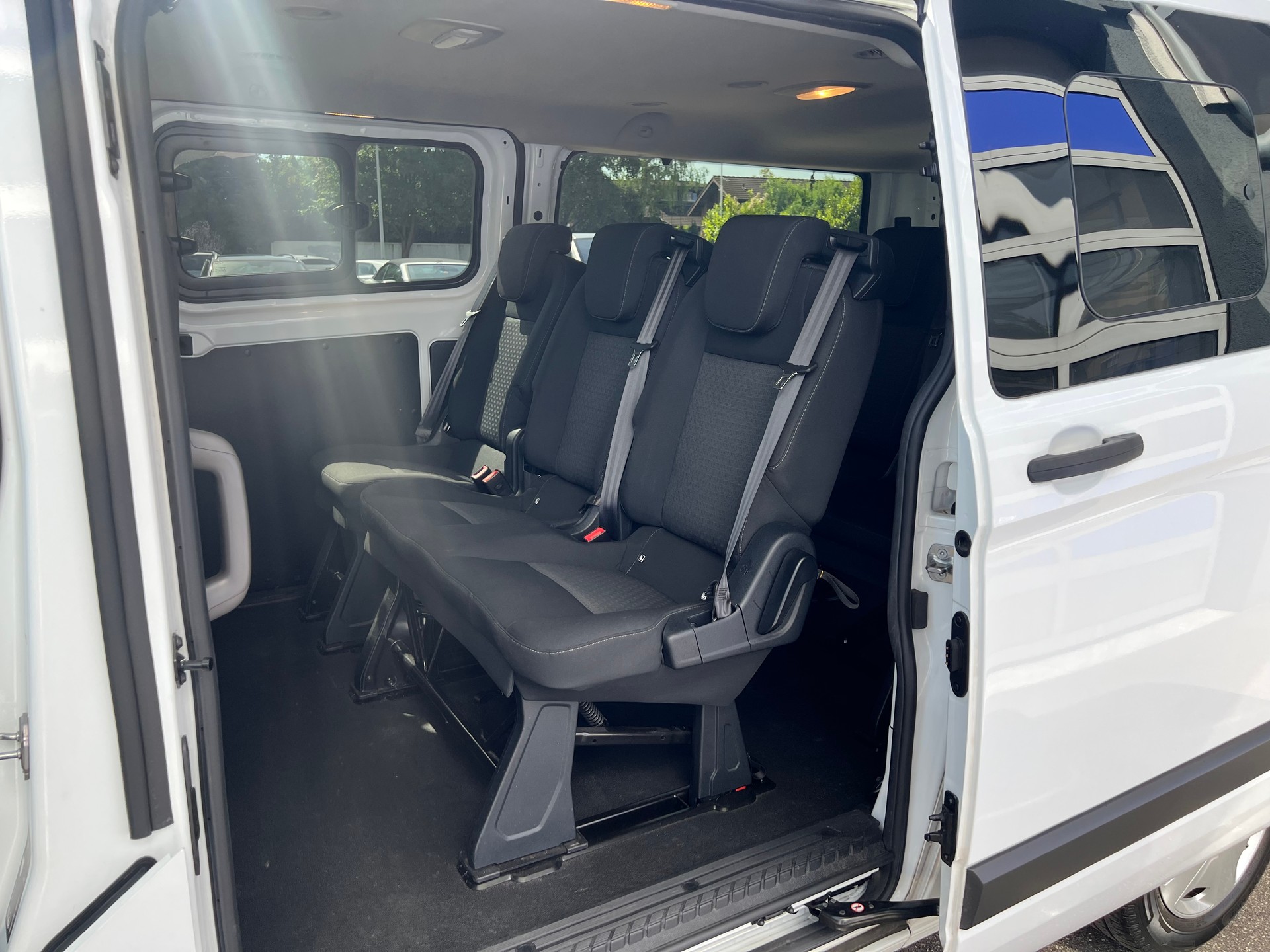 FORD Transit C Kombi 320 L2 2.0 TDCi 130 Trend * 9 Plätze * AHK *-image-9