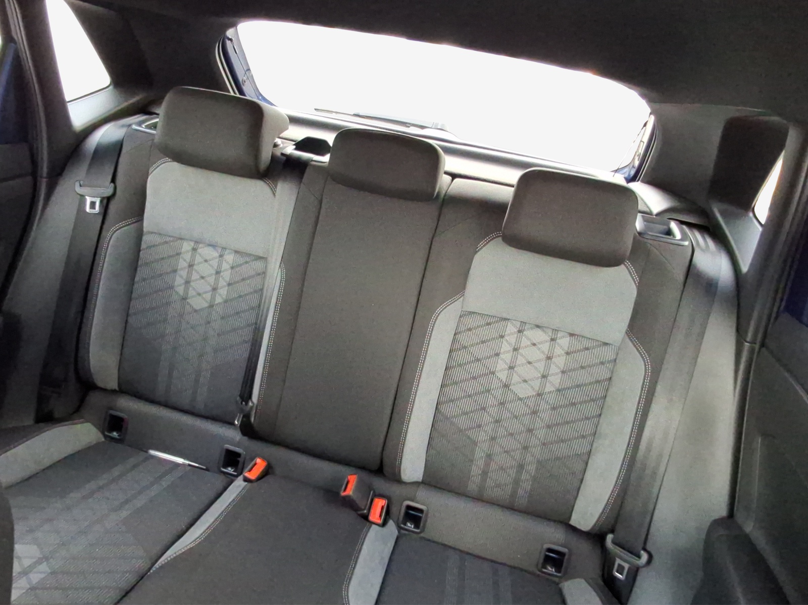 VW Polo 1.0 TSI R-Line DSG-image-11