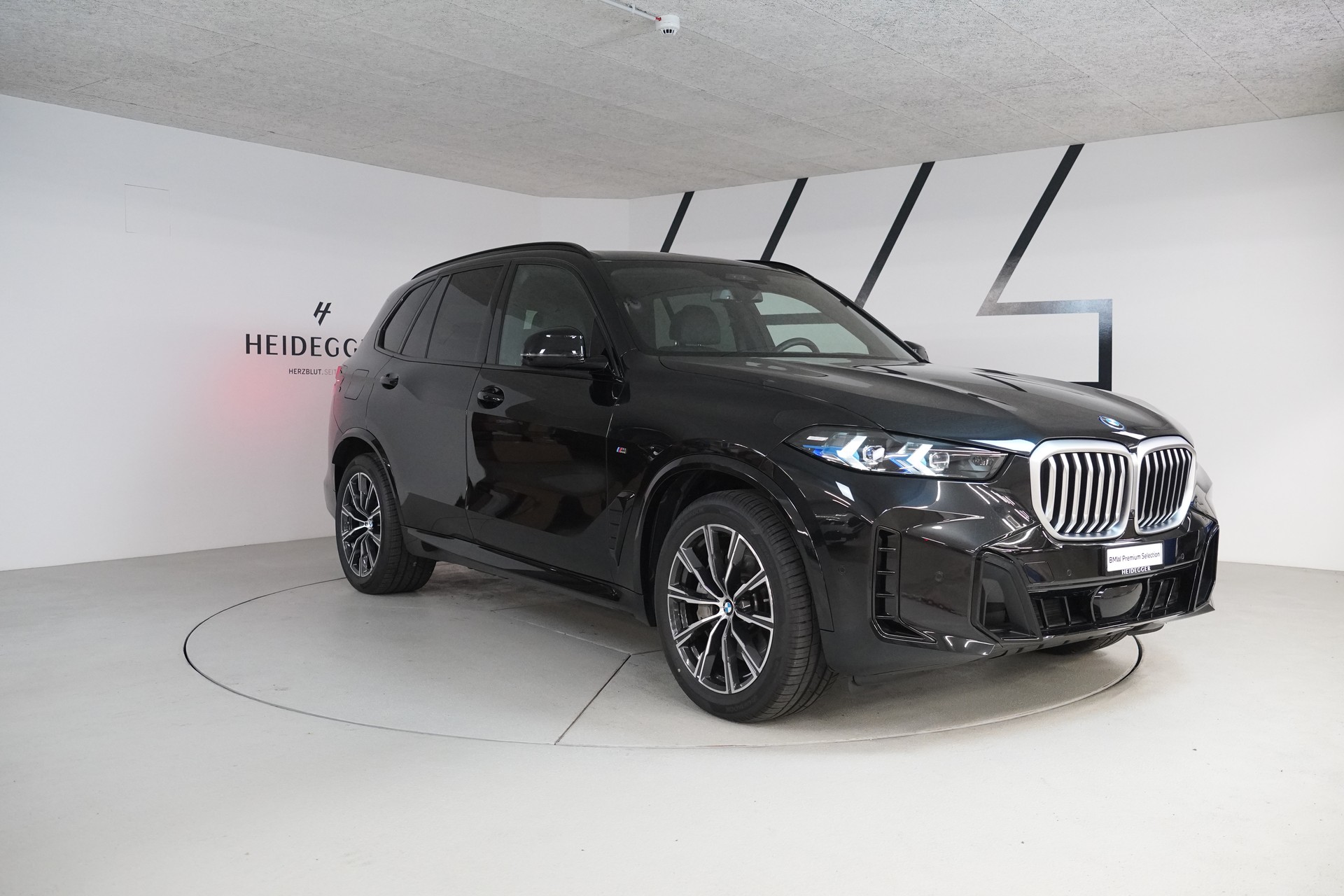 BMW X5 xDrive 50e M Sport Steptronic-showroom-element-3