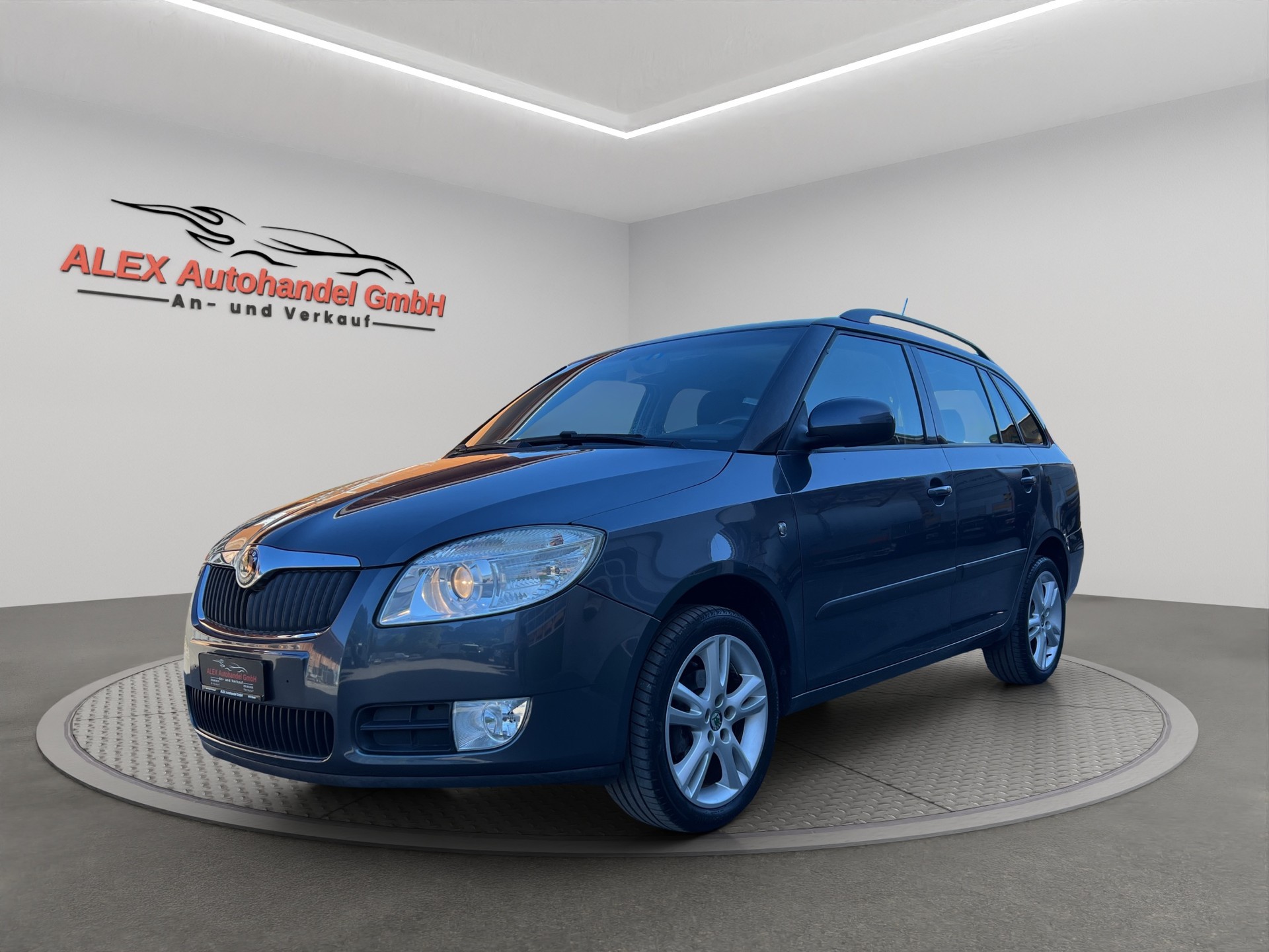 SKODA Fabia 1.6 Elegance Tiptronic-image-0