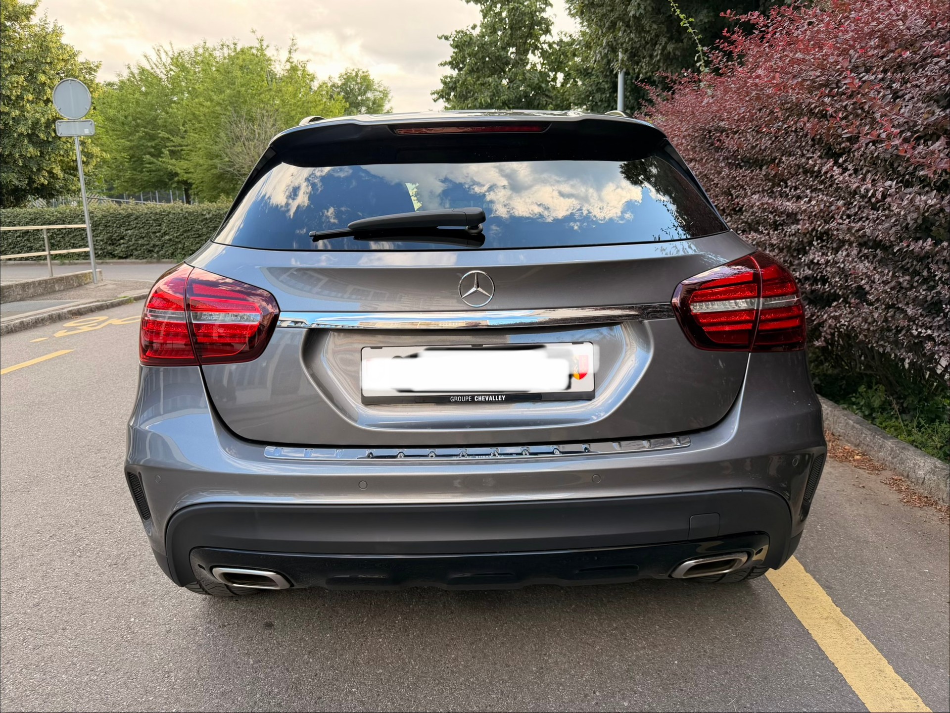 MERCEDES-BENZ GLA 220 AMG Line 4m-image-4