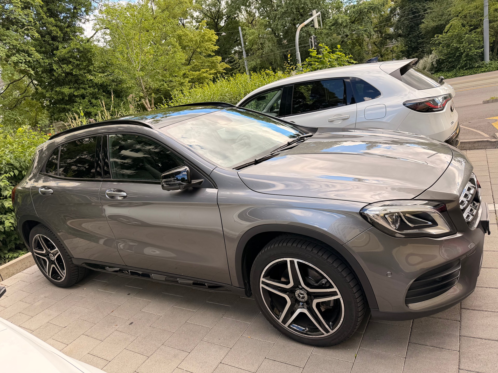 MERCEDES-BENZ GLA 220 AMG Line 4m-image-0