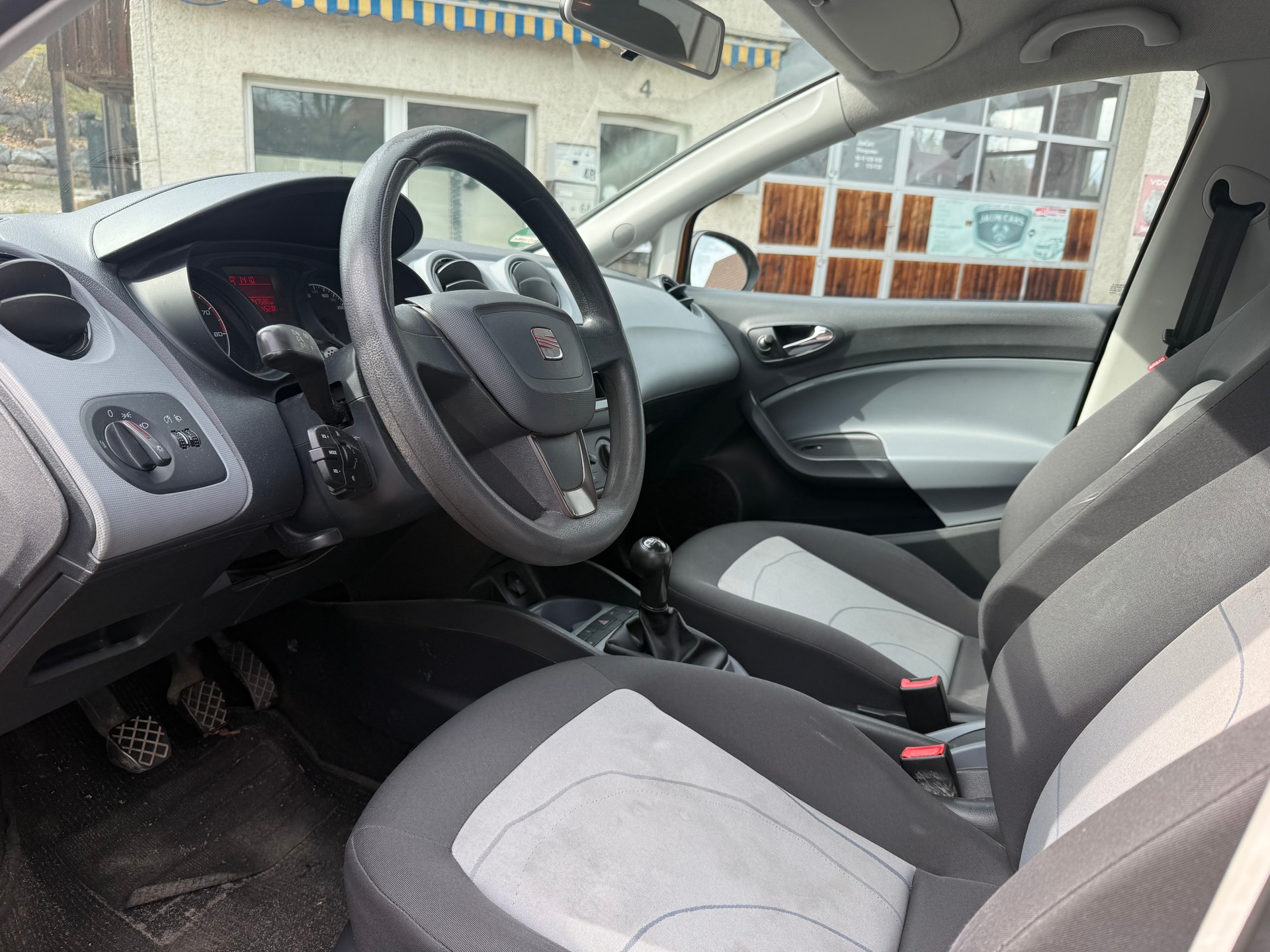 SEAT Ibiza ST 1.4 Style-image-9