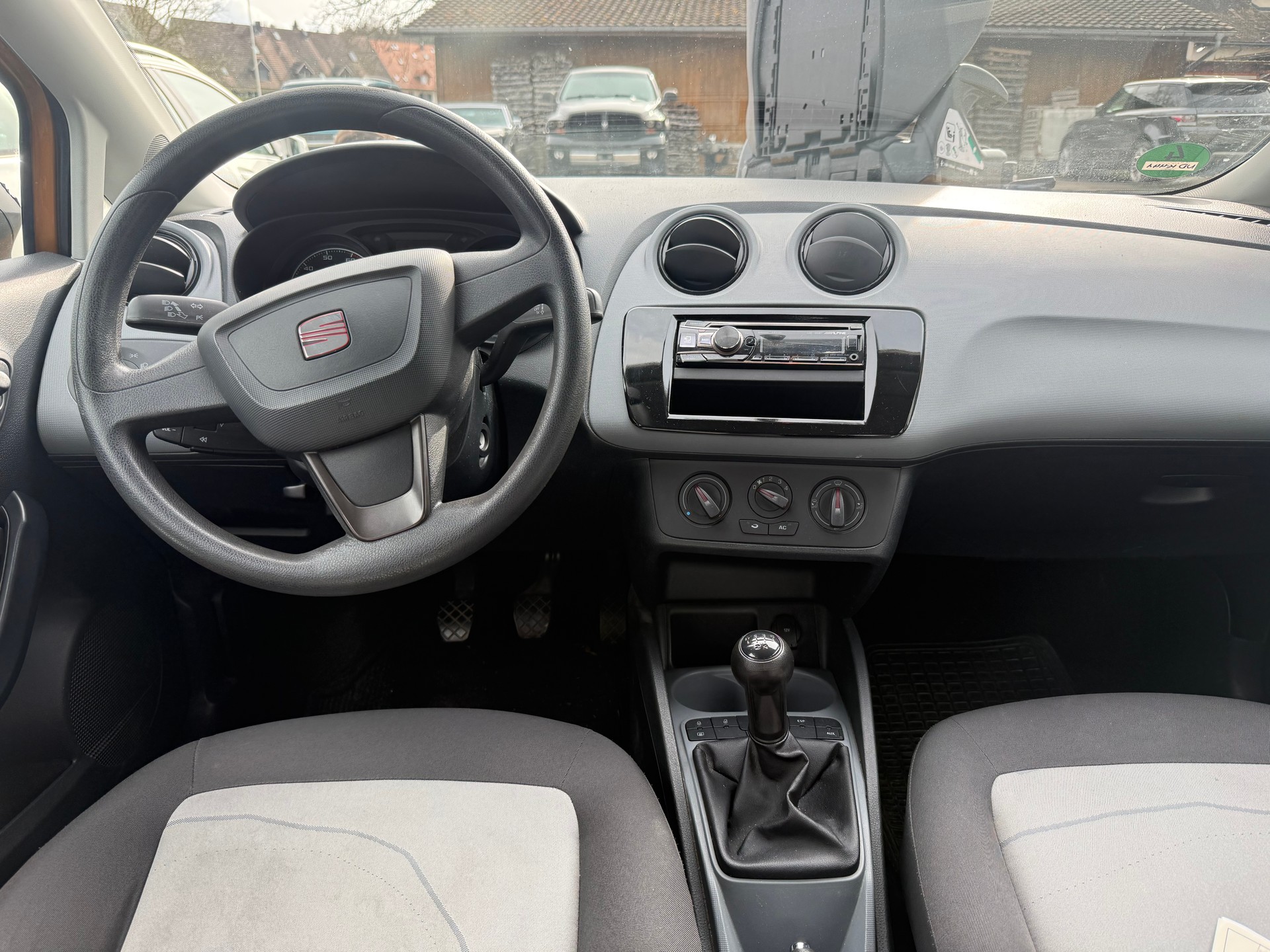 SEAT Ibiza ST 1.4 Style-image-11