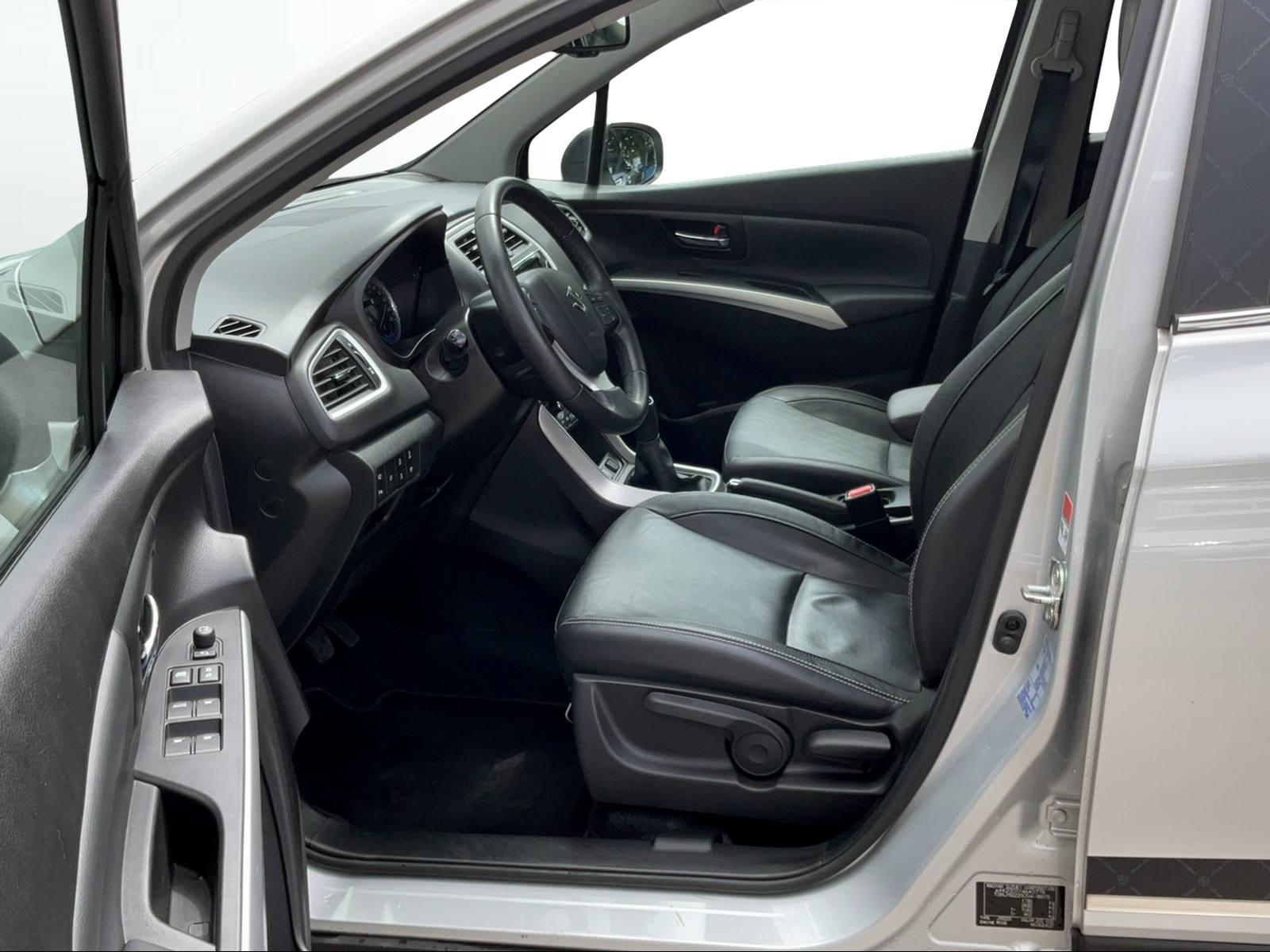SUZUKI SX4 S-Cross 1.6 16V Sergio Cellano Top 4x4-image-4