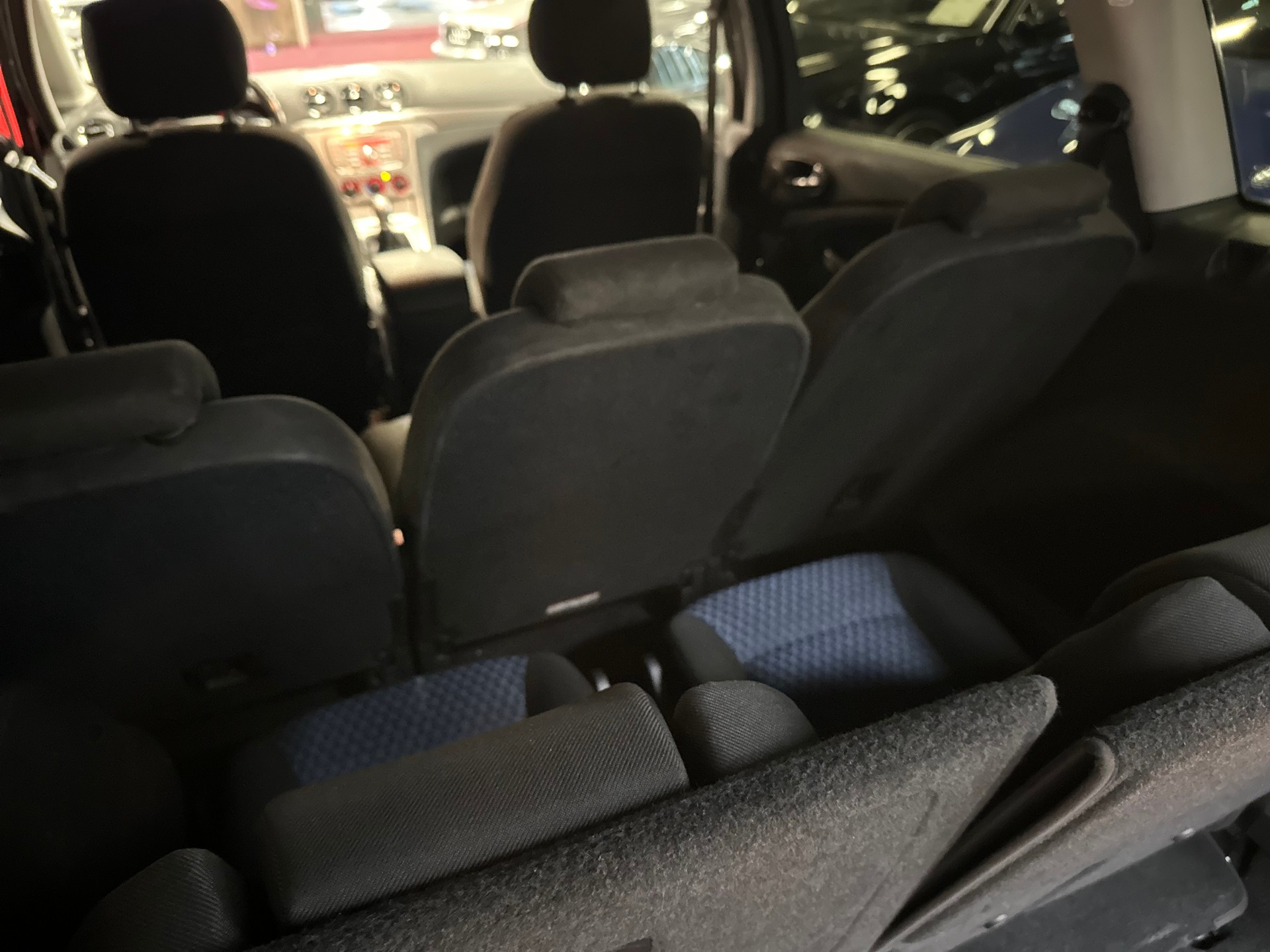 FORD S-Max 2.0i DuraTec Trend / ** 7 Sitze - Ab MFK & Frisch ab Service **-image-15