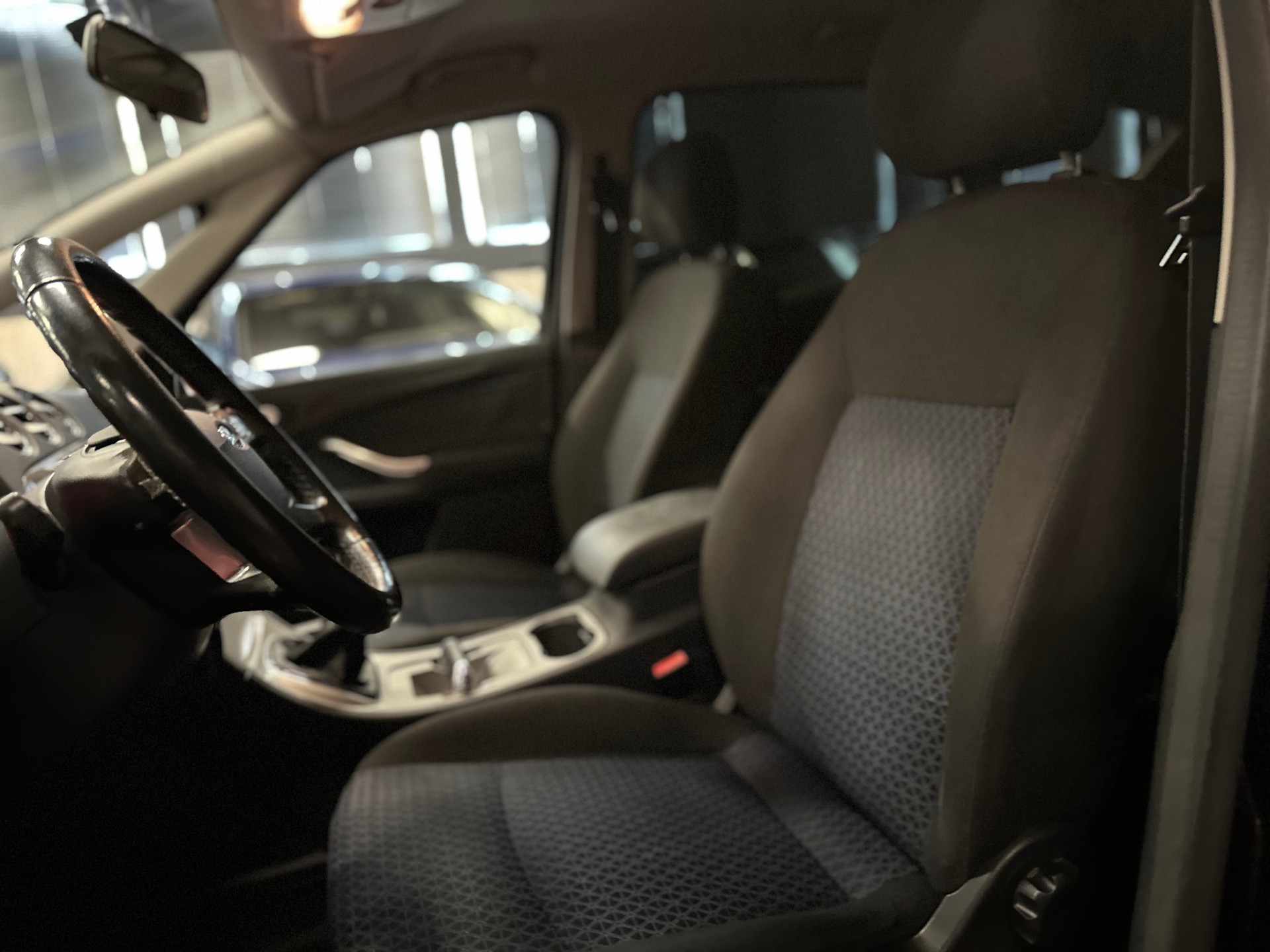 FORD S-Max 2.0i DuraTec Trend / ** 7 Sitze - Ab MFK & Frisch ab Service **-image-12