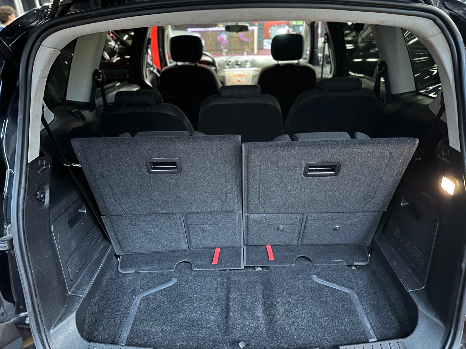 FORD S-Max 2.0i DuraTec Trend / ** 7 Sitze - Ab MFK & Frisch ab Service **-image-14
