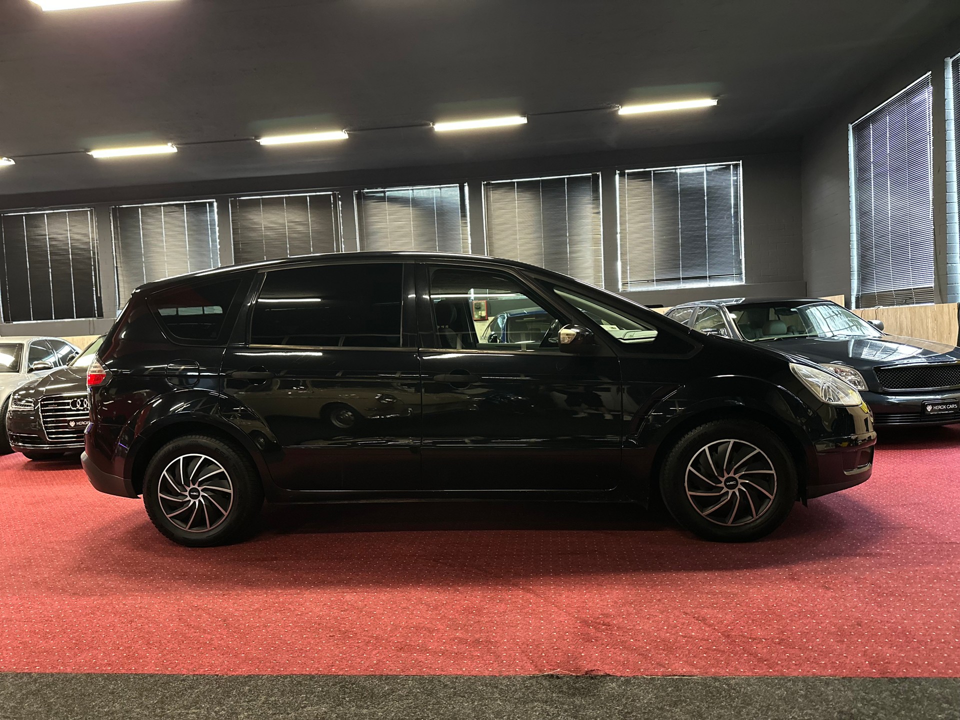 FORD S-Max 2.0i DuraTec Trend / ** 7 Sitze - Ab MFK & Frisch ab Service **-image-2