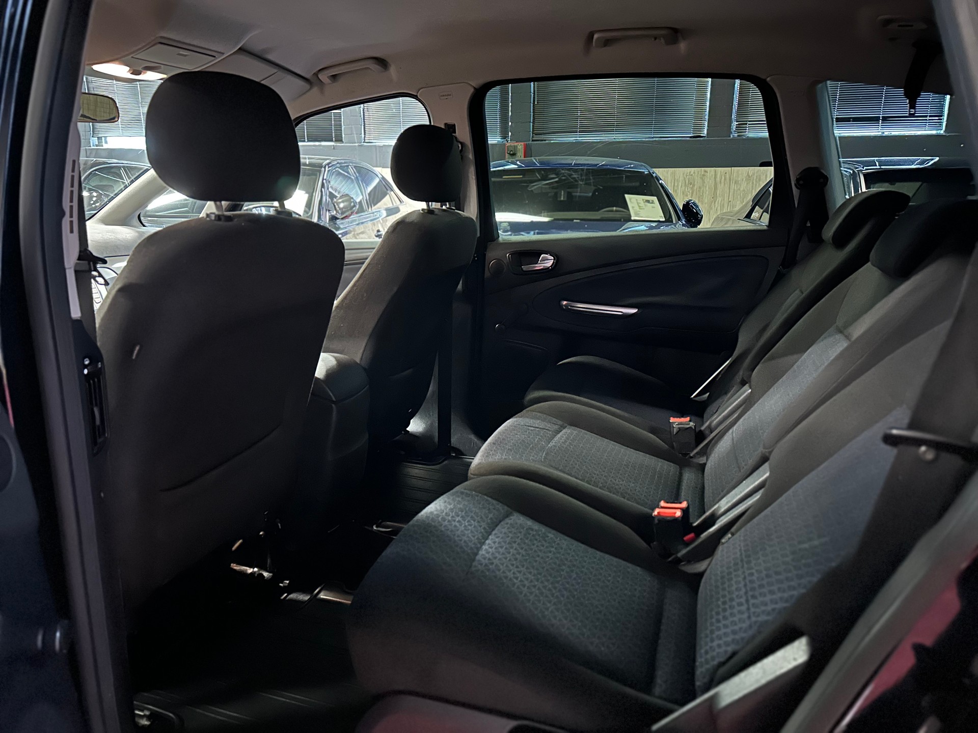 FORD S-Max 2.0i DuraTec Trend / ** 7 Sitze - Ab MFK & Frisch ab Service **-image-13