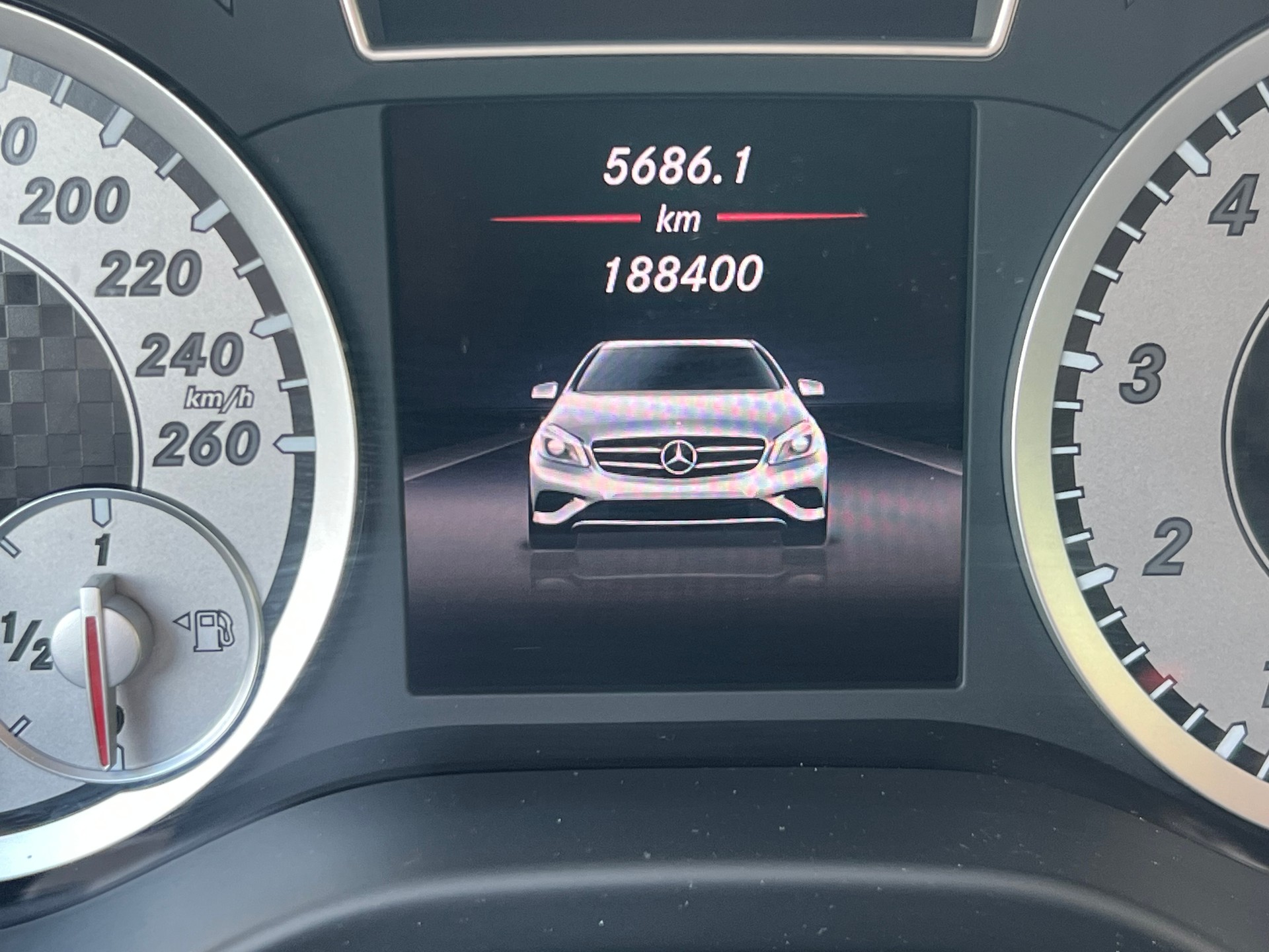 MERCEDES-BENZ A 250 AMG Line 4Matic 7G-DCT-image-15