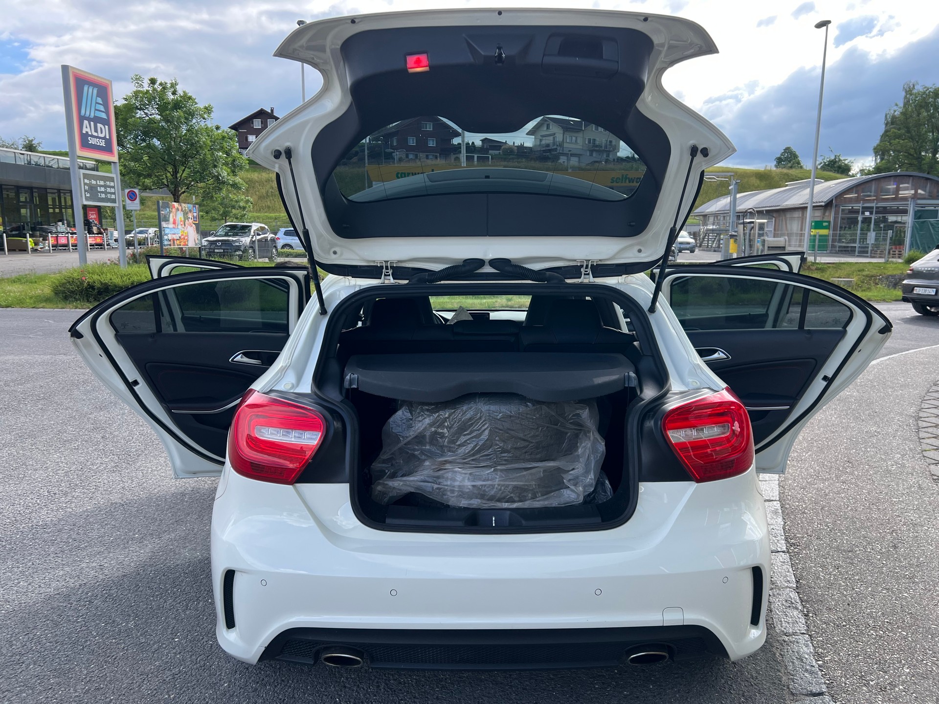 MERCEDES-BENZ A 250 AMG Line 4Matic 7G-DCT-image-7