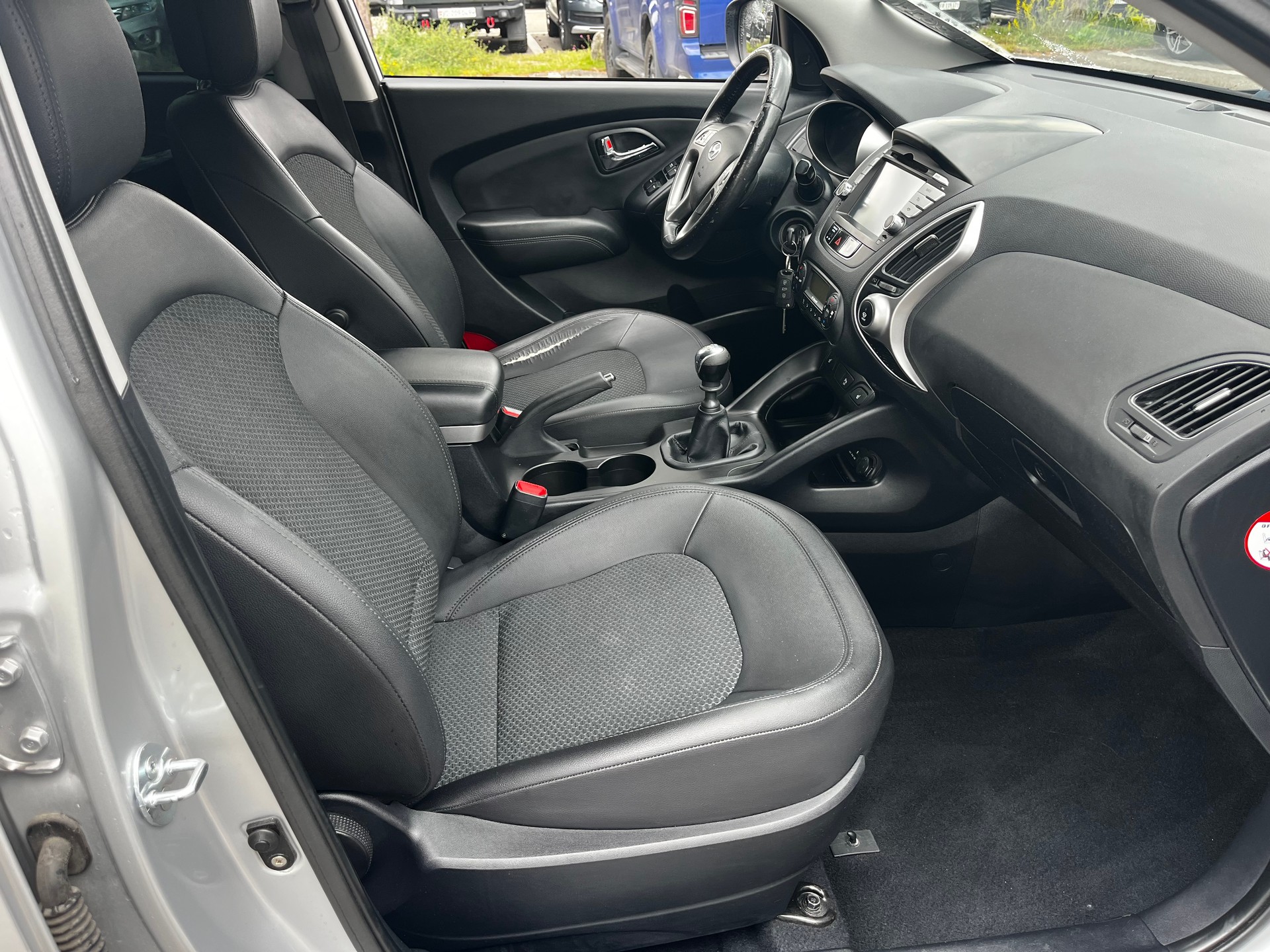 HYUNDAI iX 35 2.0 CRDi Style 4WD-image-8