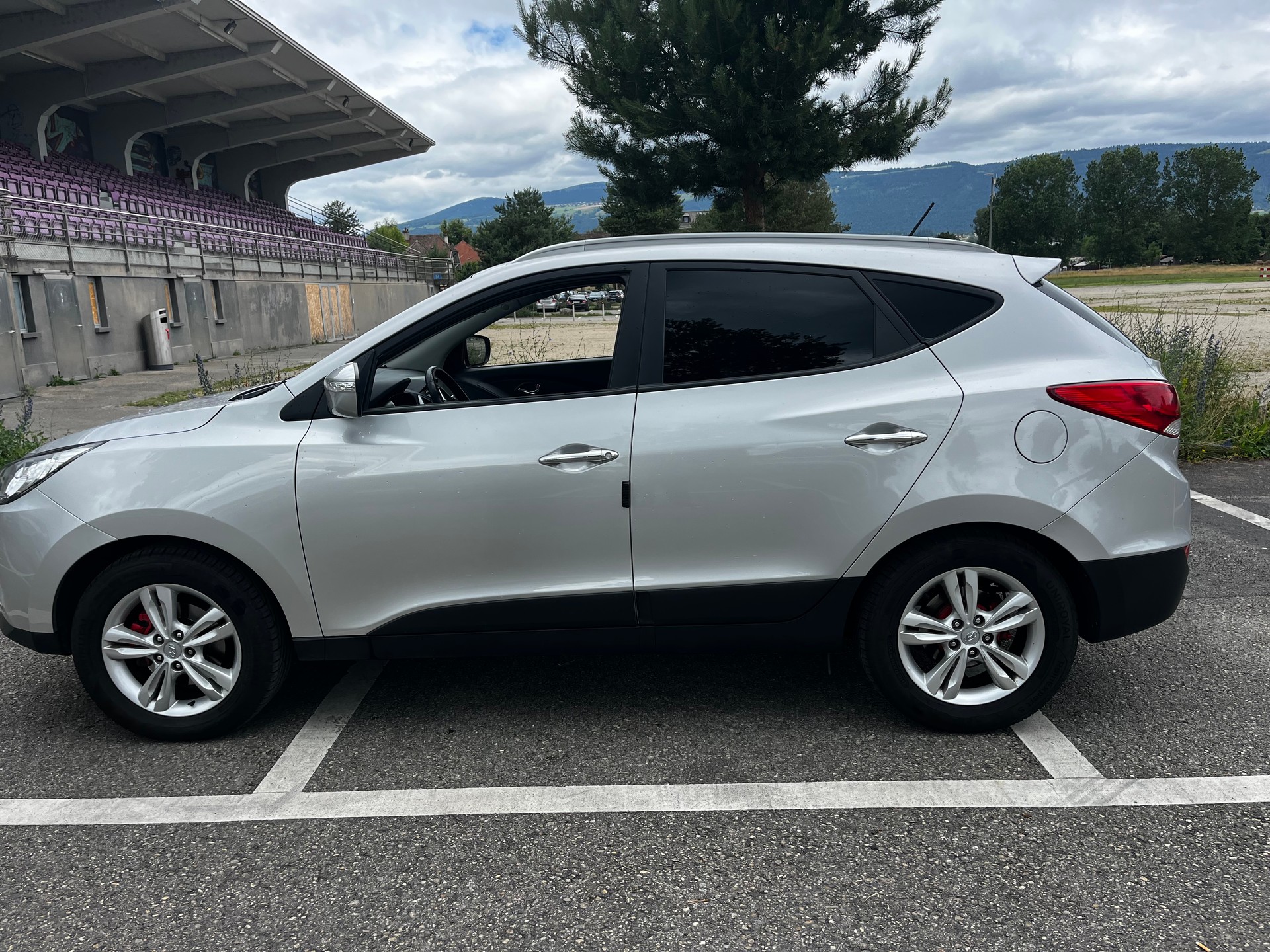 HYUNDAI iX 35 2.0 CRDi Style 4WD-image-5