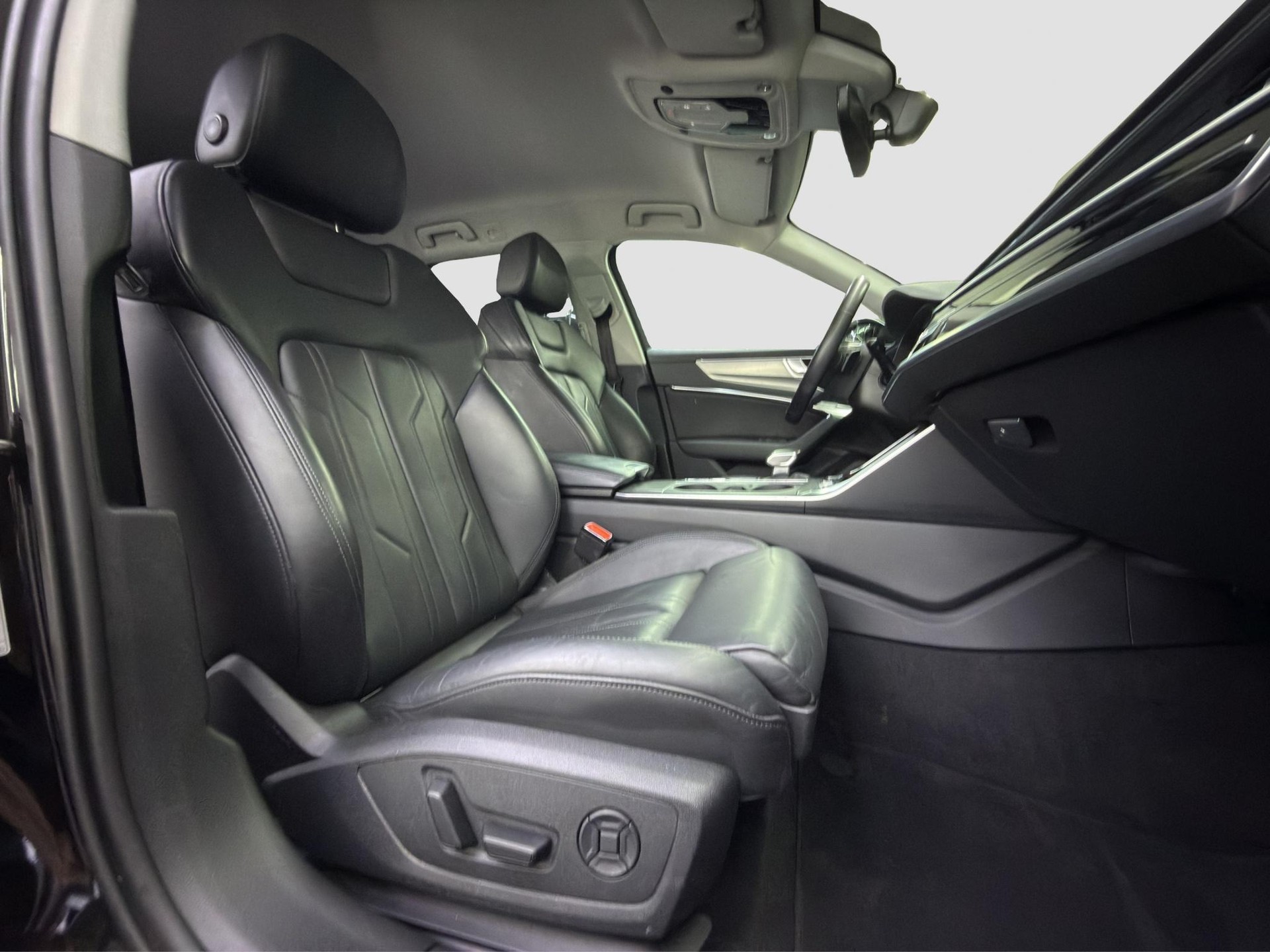 AUDI A6 Avant 45 TFSI Sport S-tronic-image-32