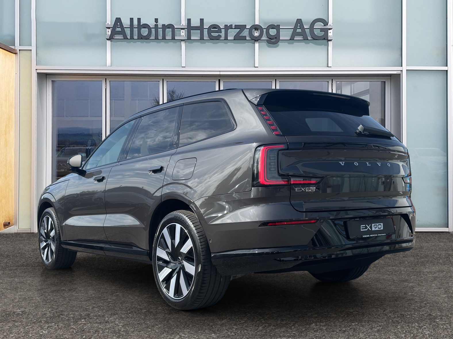 VOLVO EX90 Twin Ultra AWD-image-2