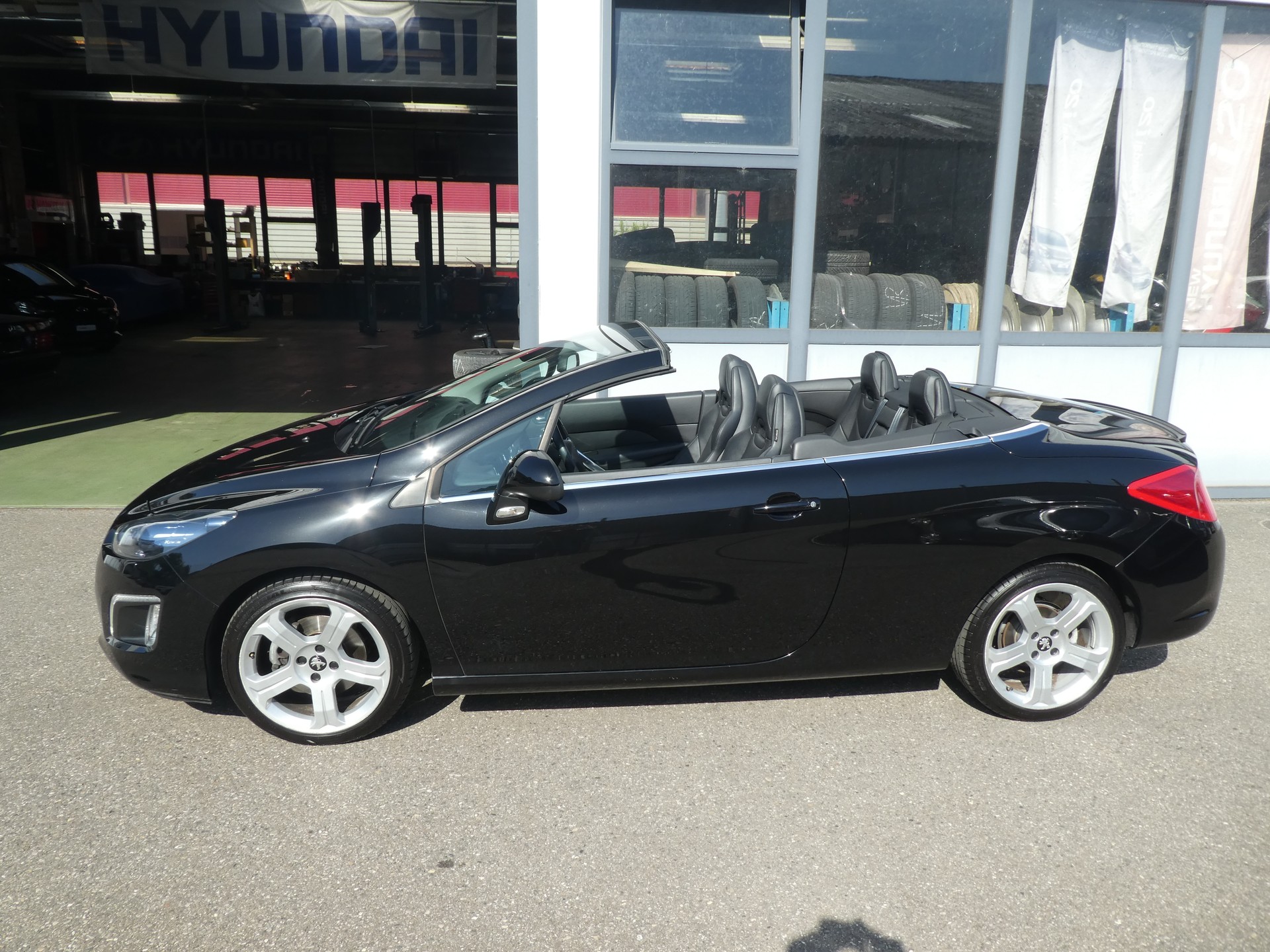 PEUGEOT 308 CC 1.6 16V Turbo Allure Automatic-image-1