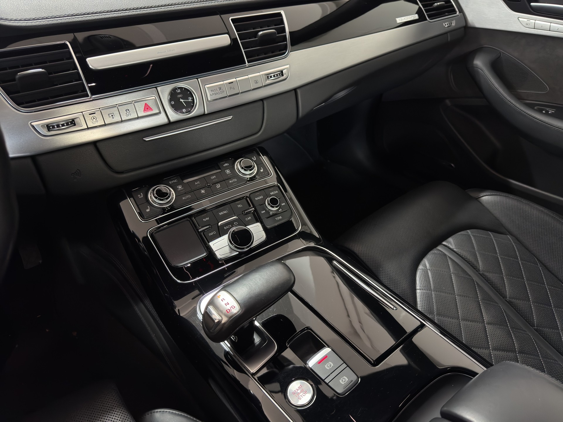 AUDI 3.0 V6 TDI quattro *Pano-Luftfederung-Bose*-image-12