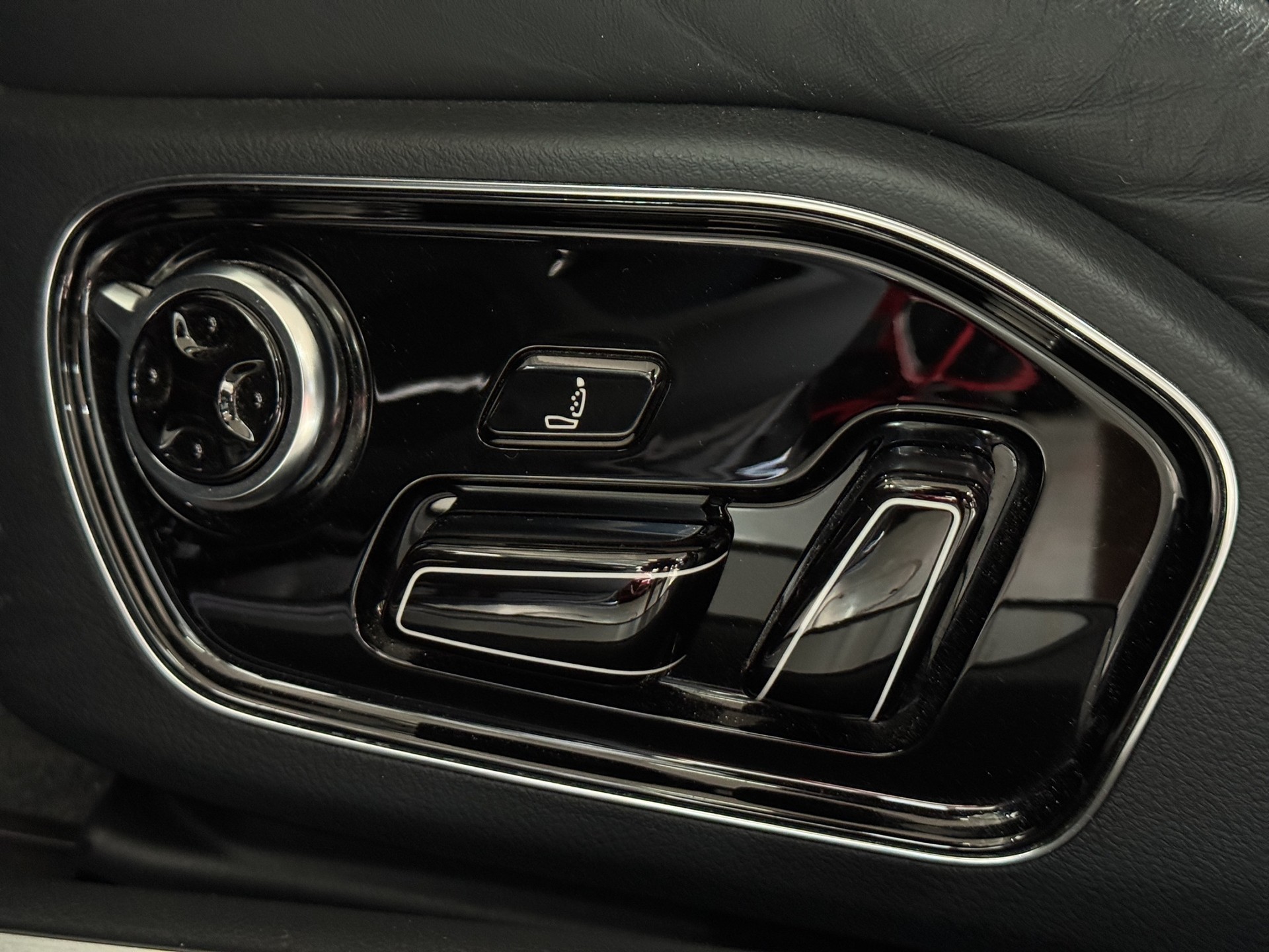 AUDI 3.0 V6 TDI quattro *Pano-Luftfederung-Bose*-image-7