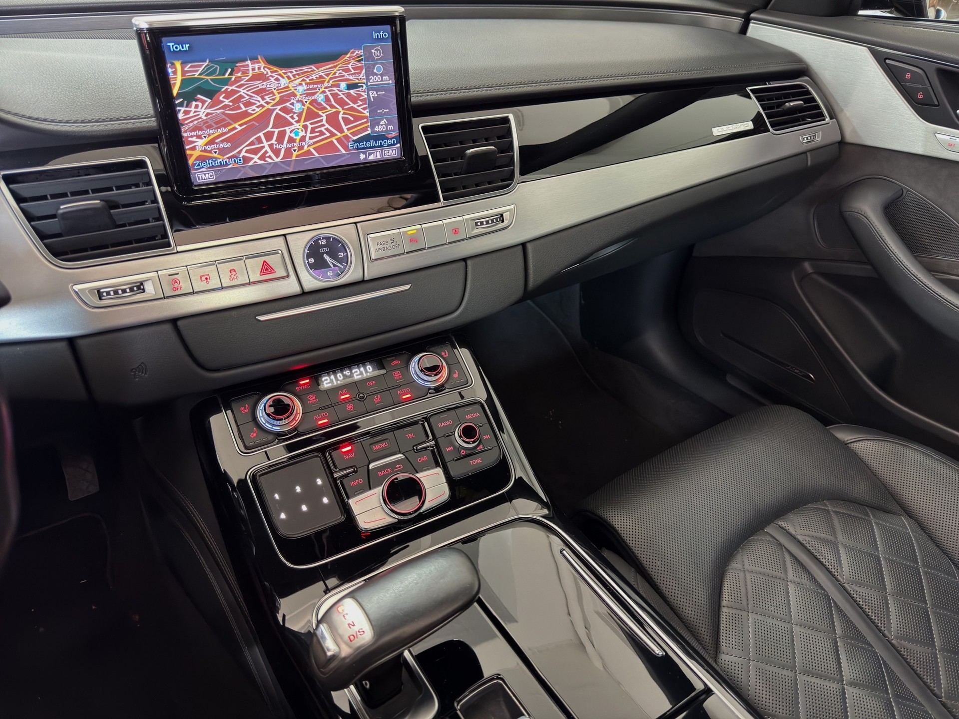 AUDI 3.0 V6 TDI quattro *Pano-Luftfederung-Bose*-image-11
