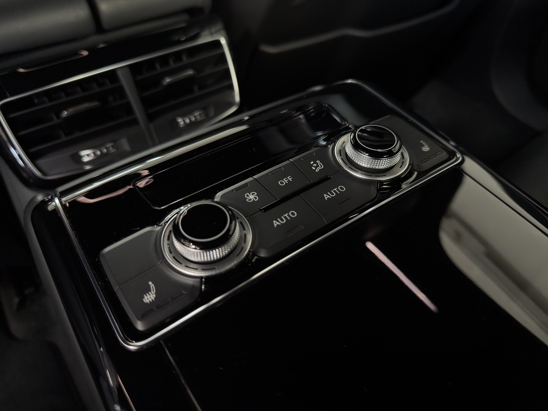 AUDI 3.0 V6 TDI quattro *Pano-Luftfederung-Bose*-image-17
