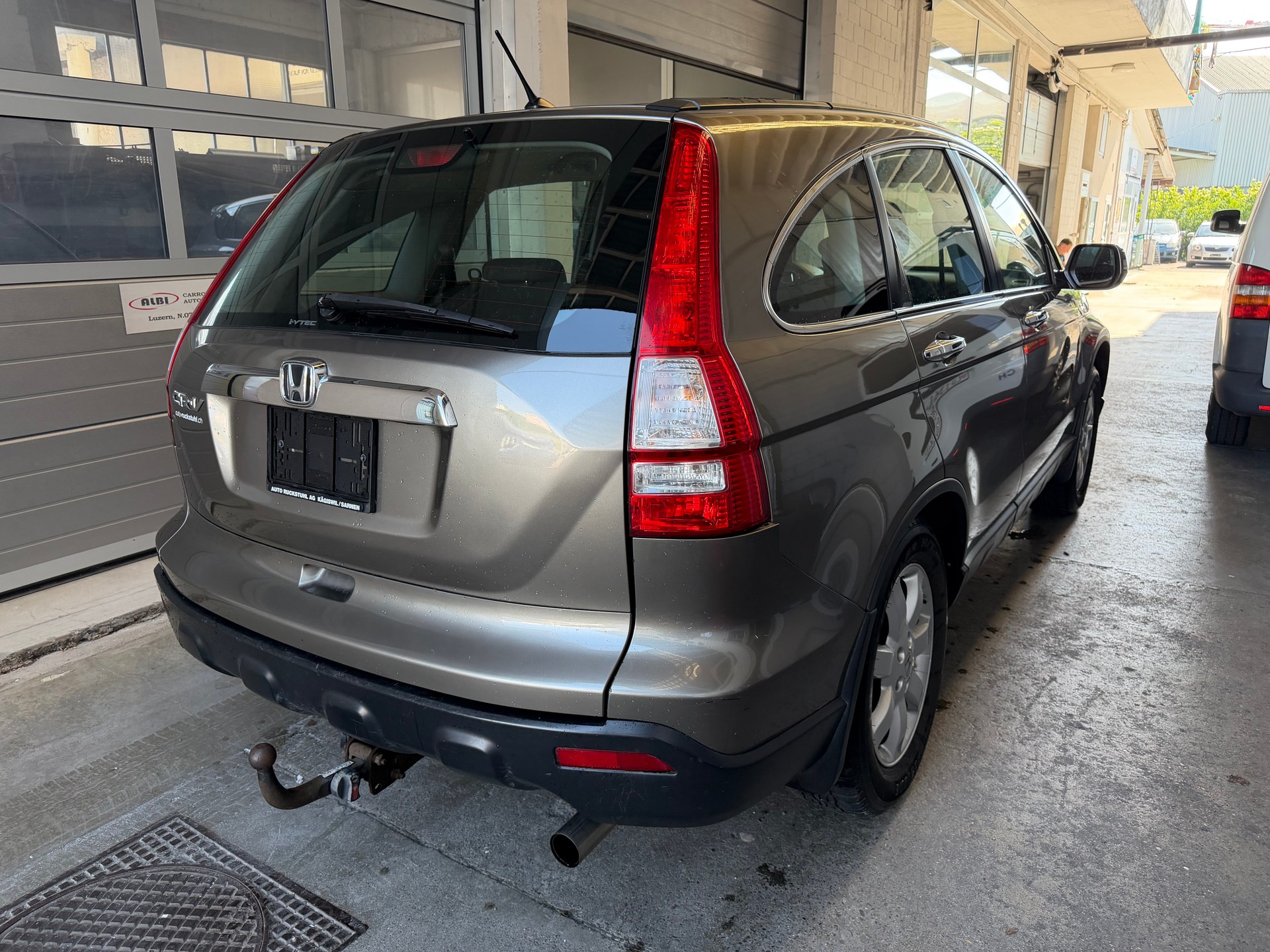 HONDA CR-V-image-4