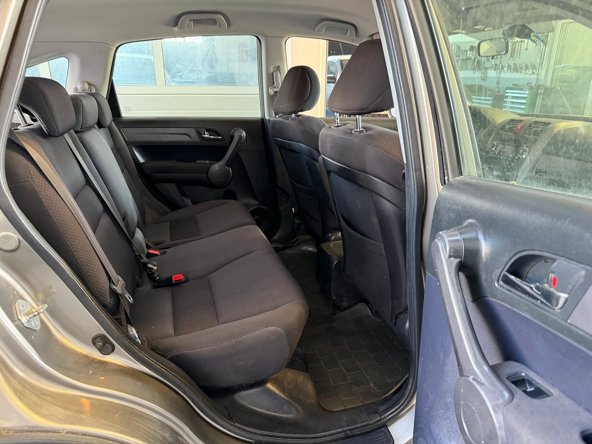 HONDA CR-V-image-8