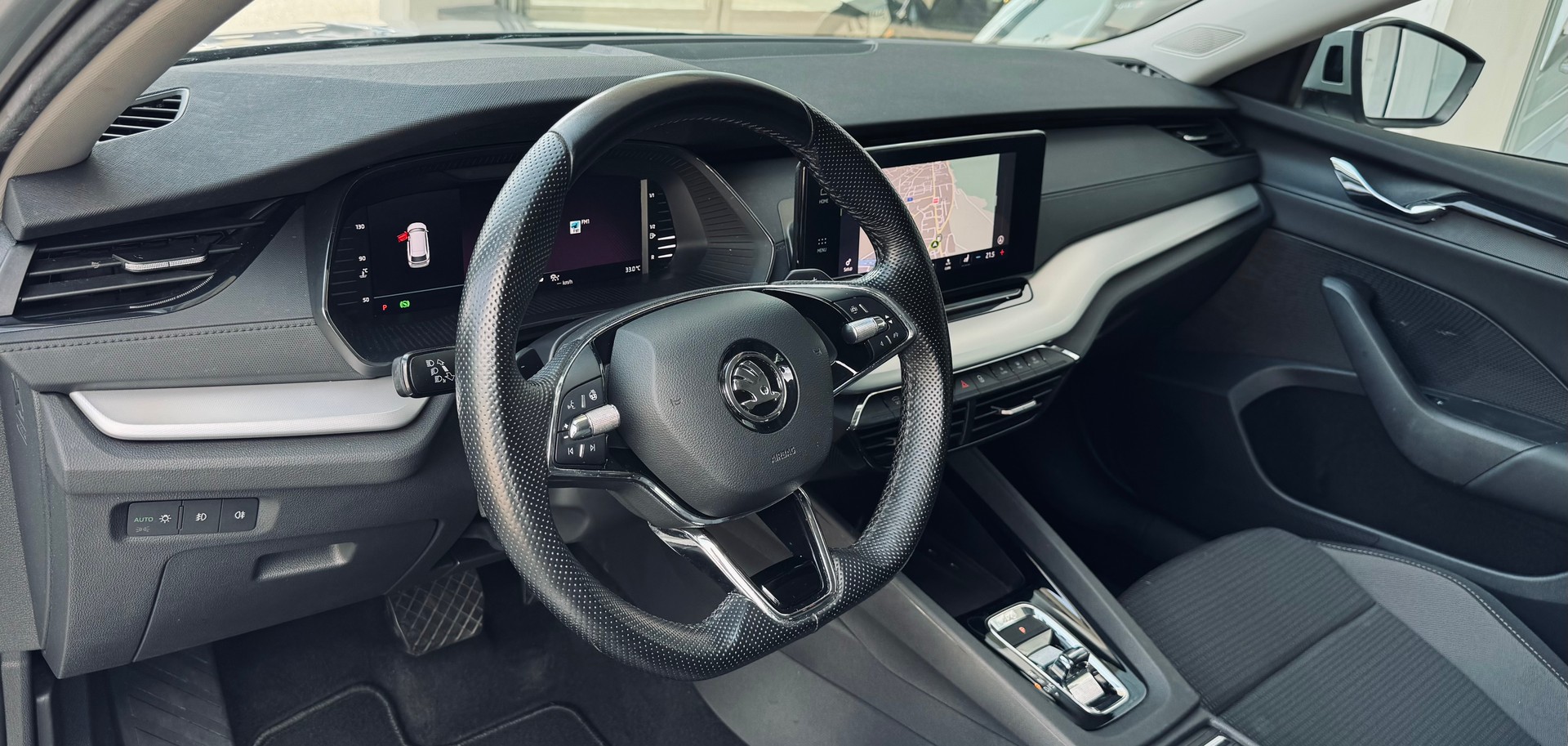 SKODA Octavia Combi 2.0 TDI DSG Ambition 4x4-image-6