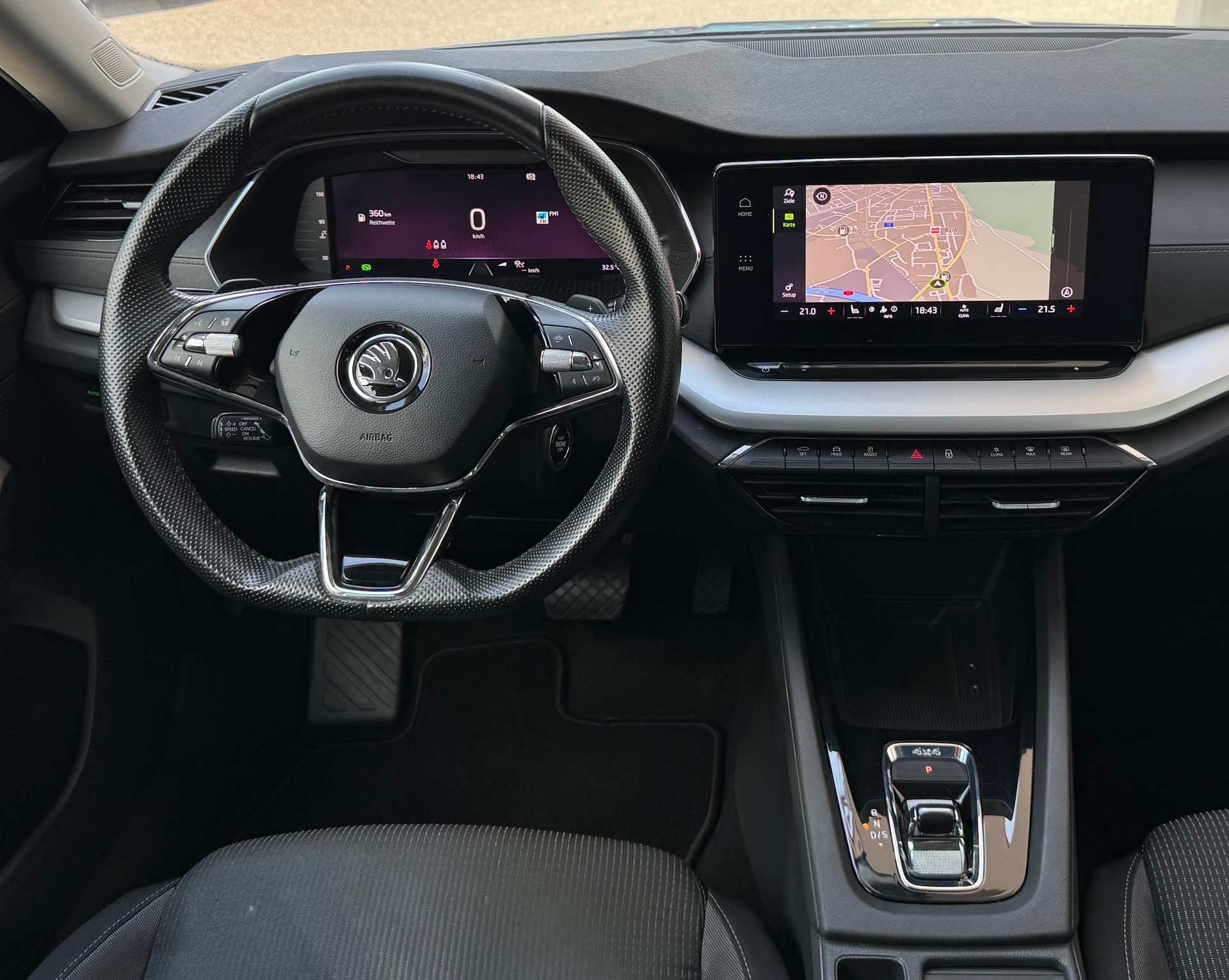 SKODA Octavia Combi 2.0 TDI DSG Ambition 4x4-image-11