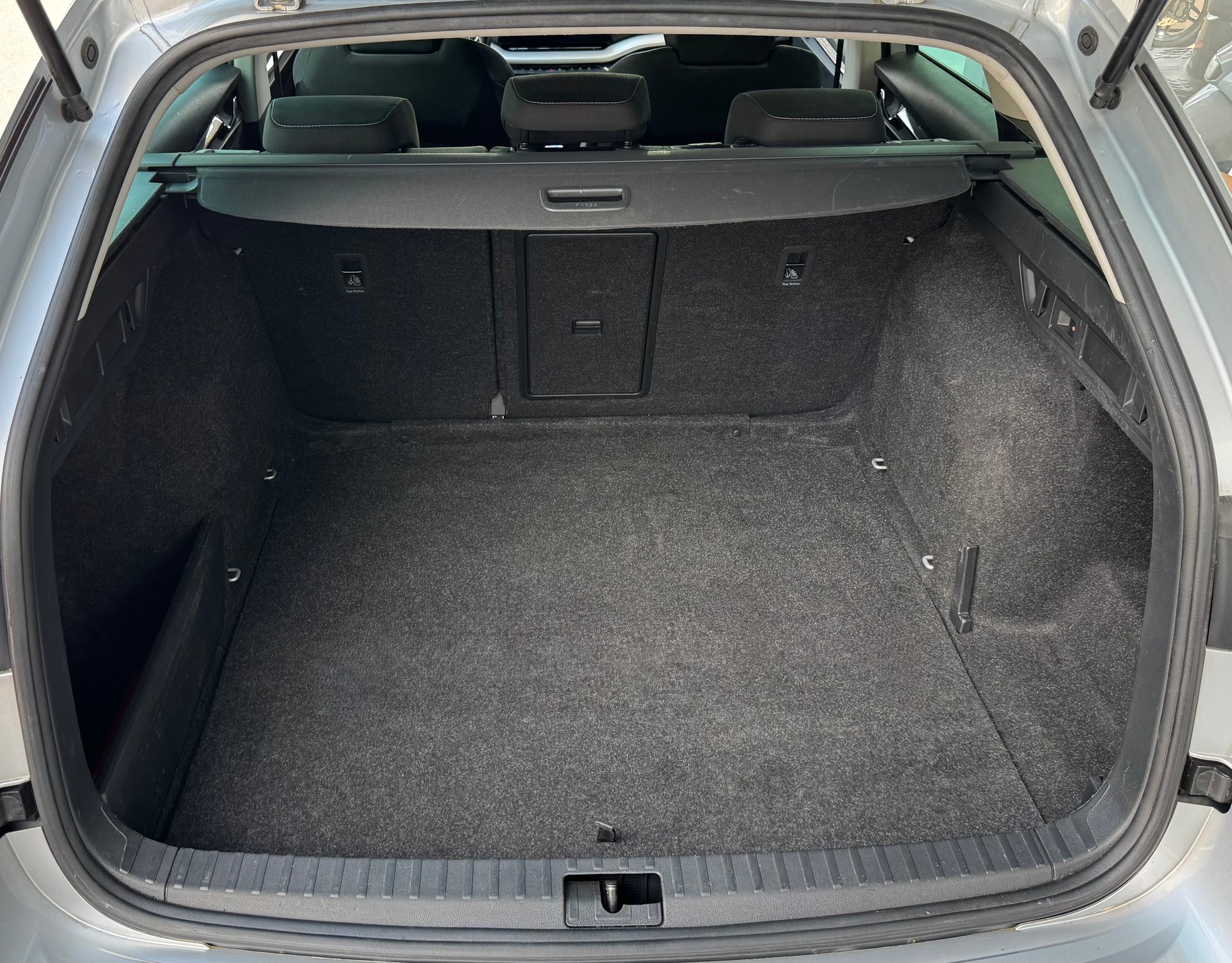 SKODA Octavia Combi 2.0 TDI DSG Ambition 4x4-image-9