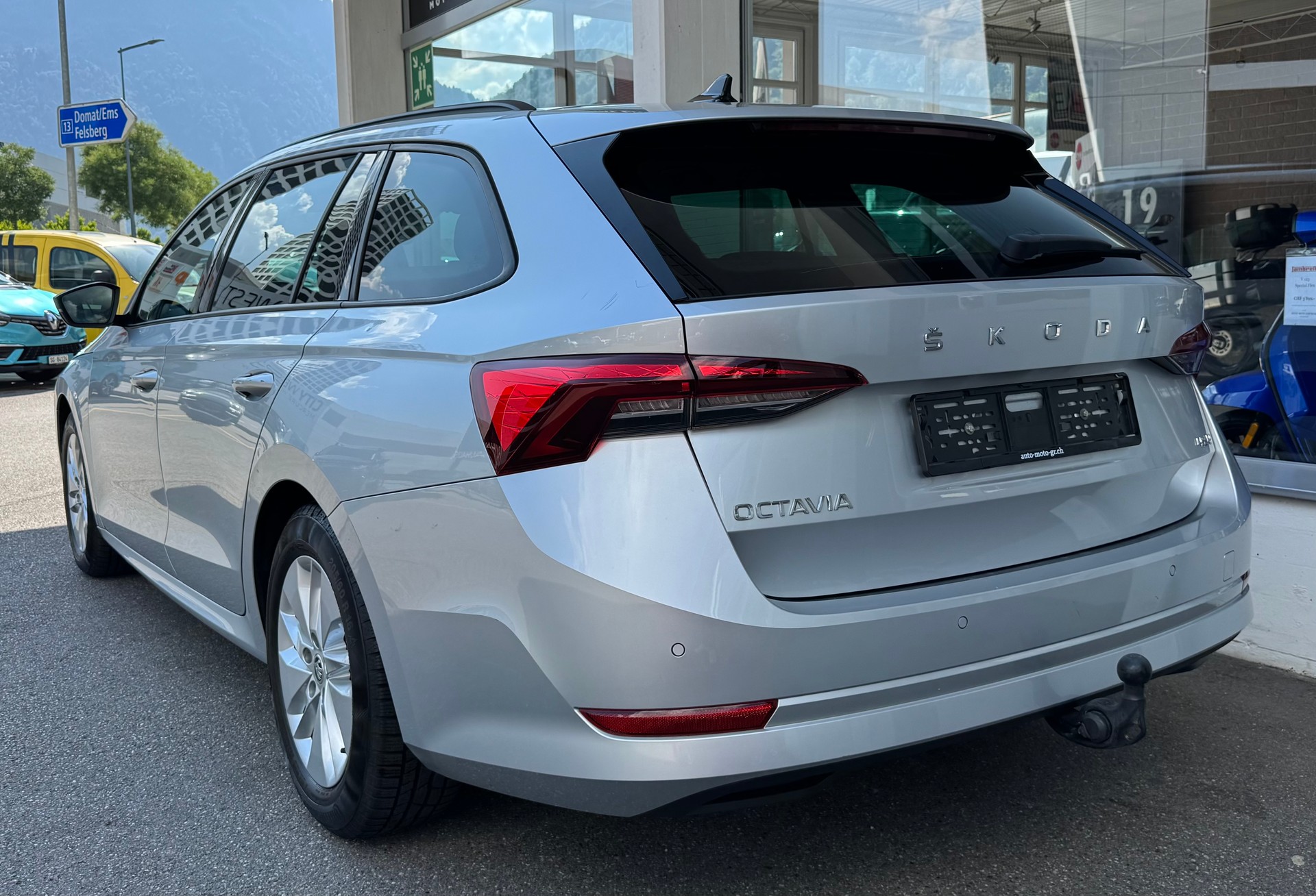 SKODA Octavia Combi 2.0 TDI DSG Ambition 4x4-image-3