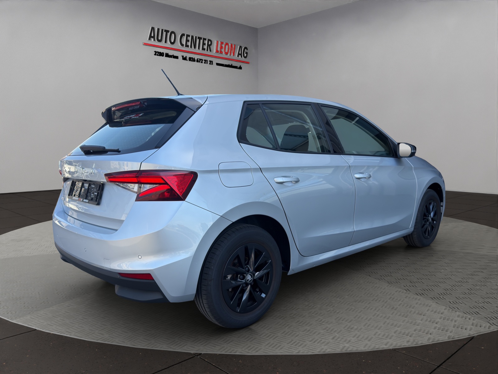 SKODA Fabia 1.0 MPI Young Edition-image-5
